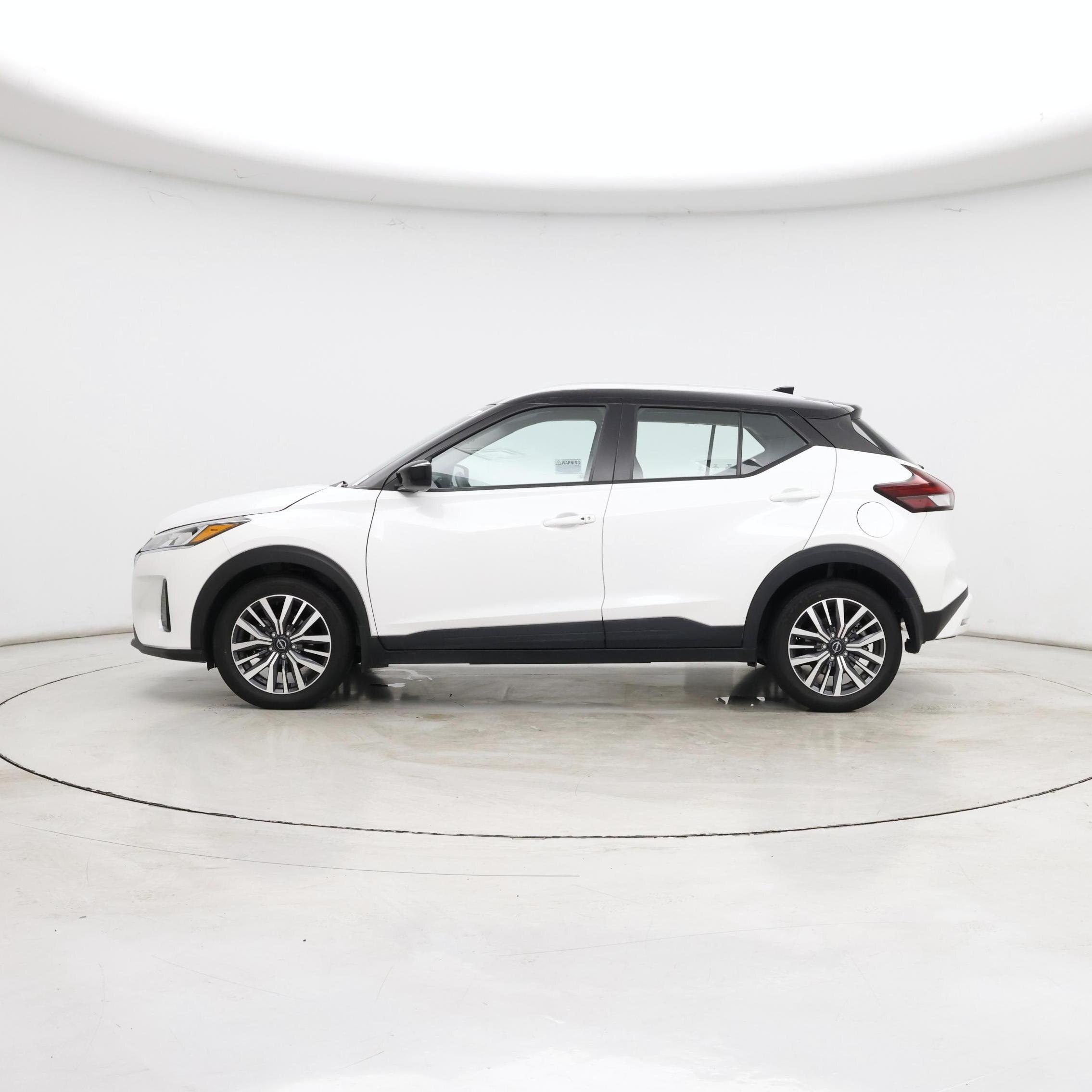 Thumbnail: 2023 Nissan Kicks - 3