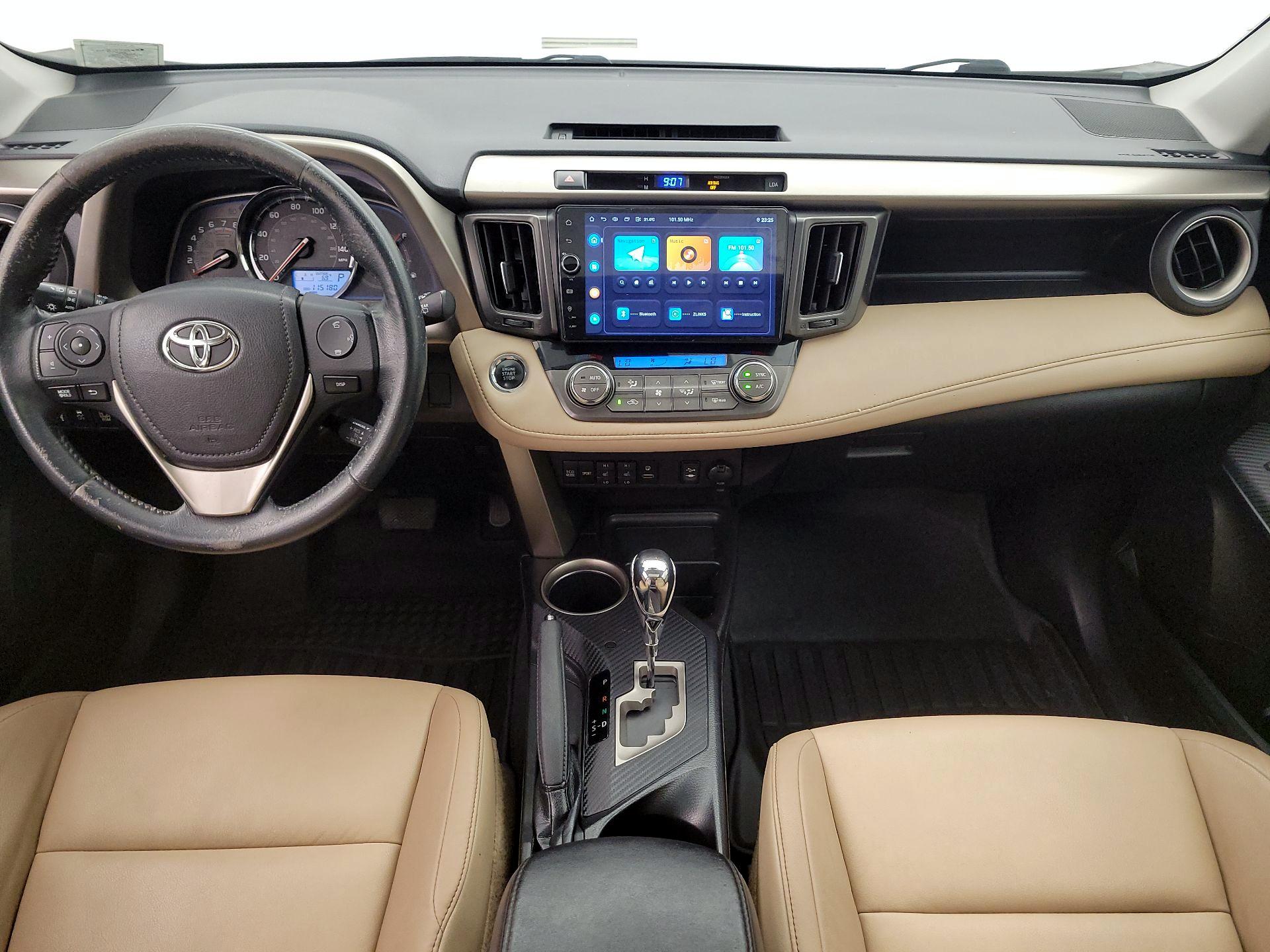 Thumbnail: 2015 Toyota RAV4 - 9