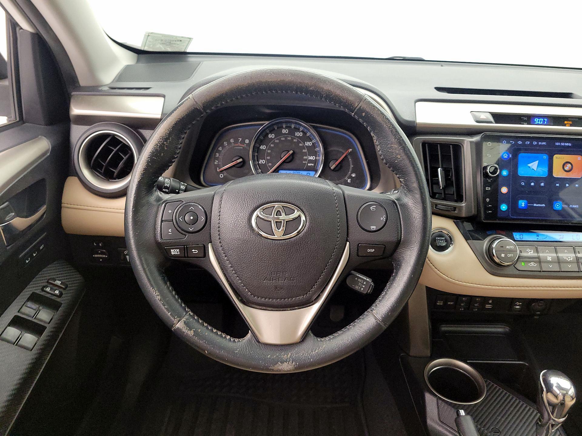 Thumbnail: 2015 Toyota RAV4 - 10