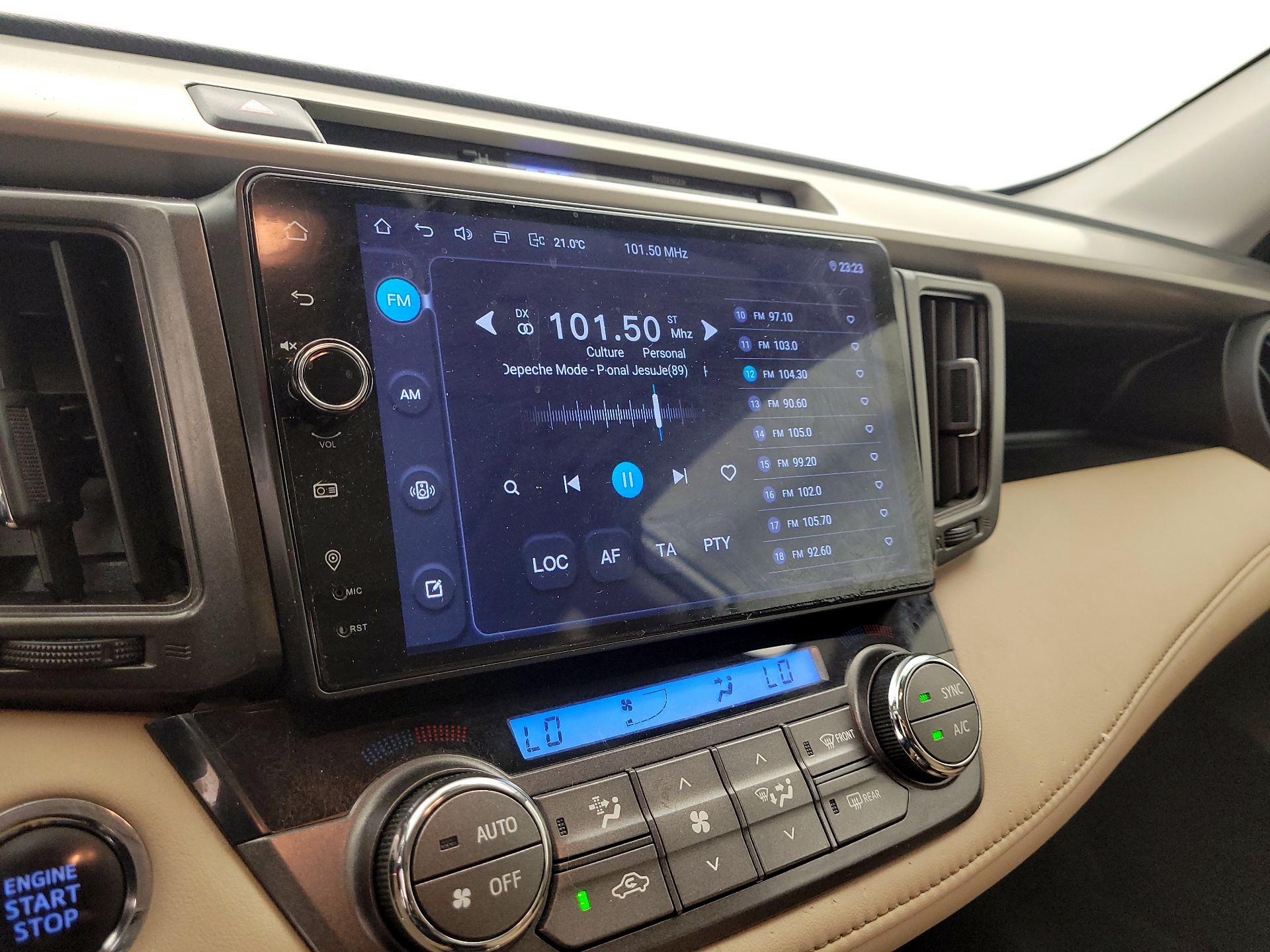 Thumbnail: 2015 Toyota RAV4 - 15