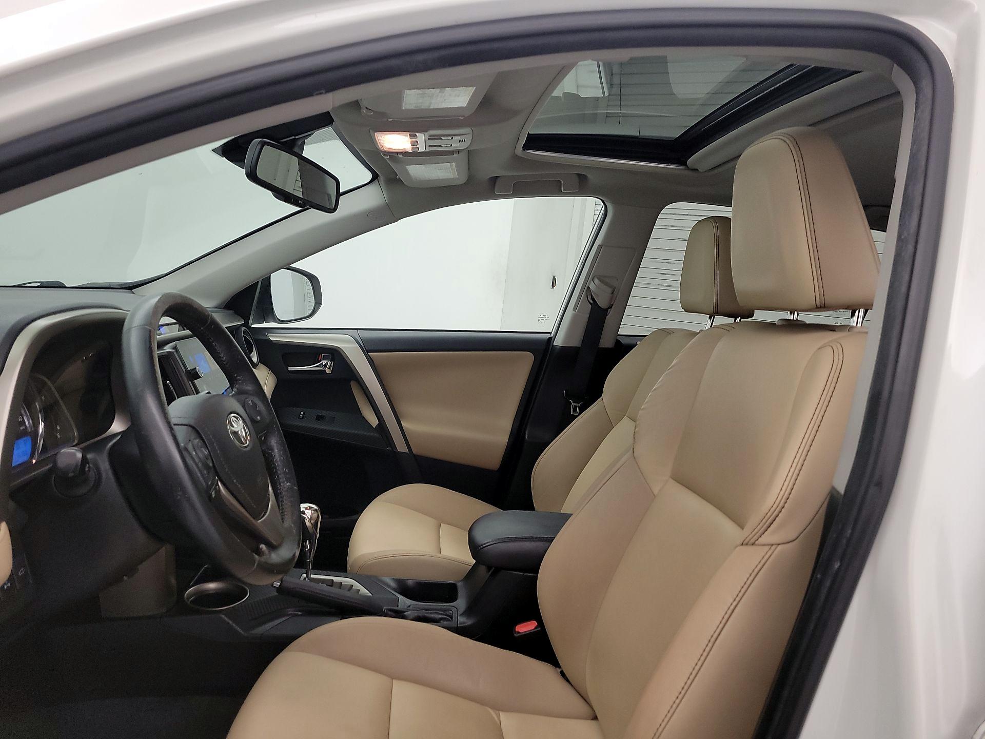 Thumbnail: 2015 Toyota RAV4 - 19