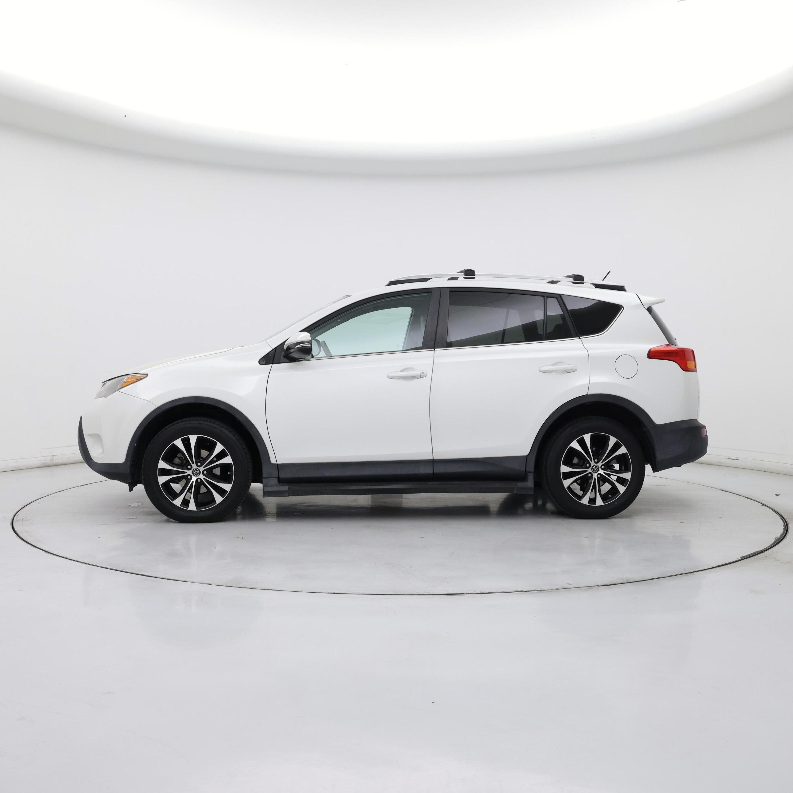 Thumbnail: 2015 Toyota RAV4 - 3