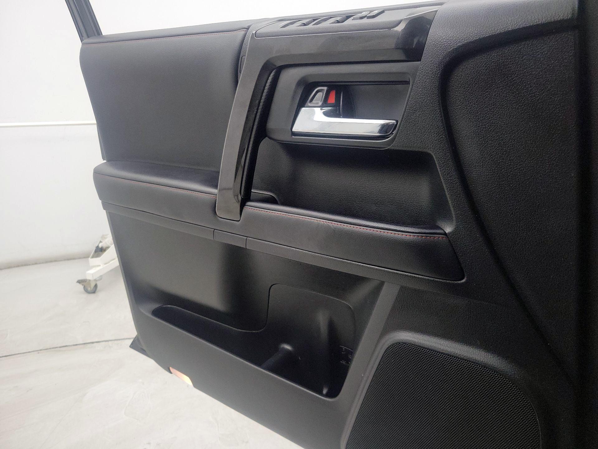 Thumbnail: 2021 Toyota 4Runner - 12