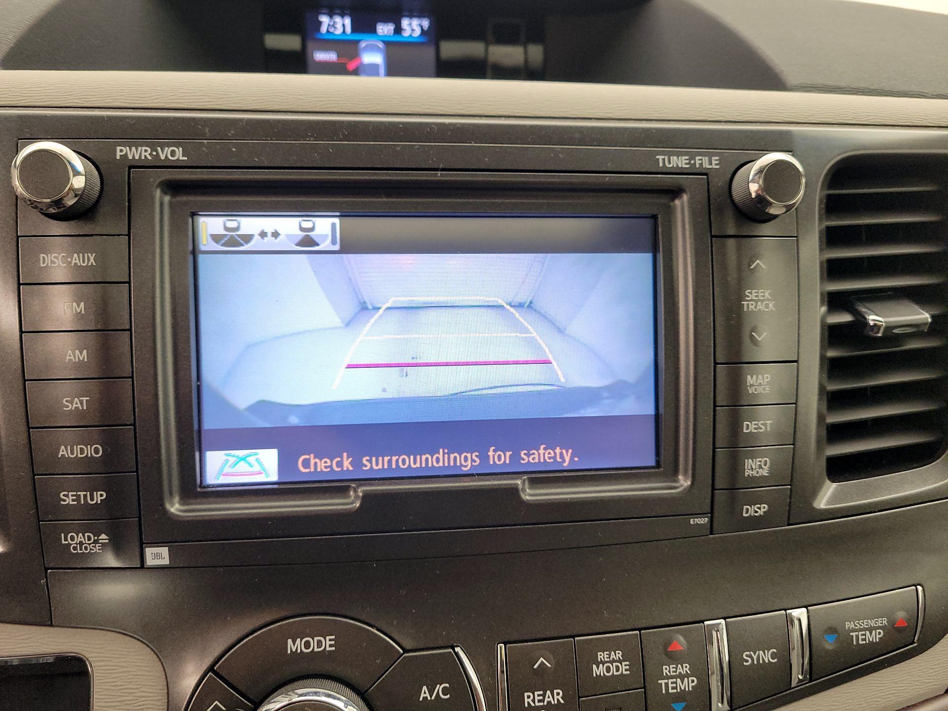 Thumbnail: 2014 Toyota Sienna - 14