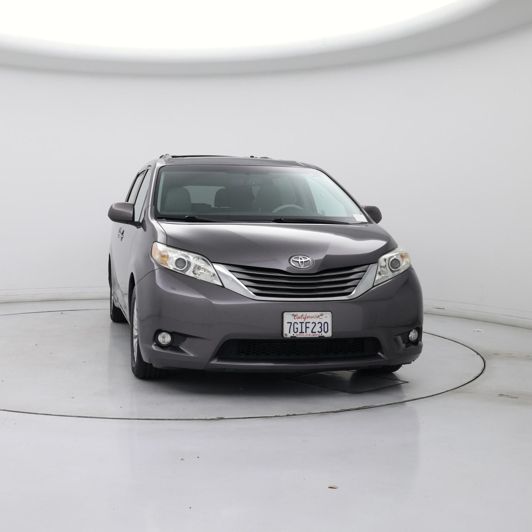 Thumbnail: 2014 Toyota Sienna - 5