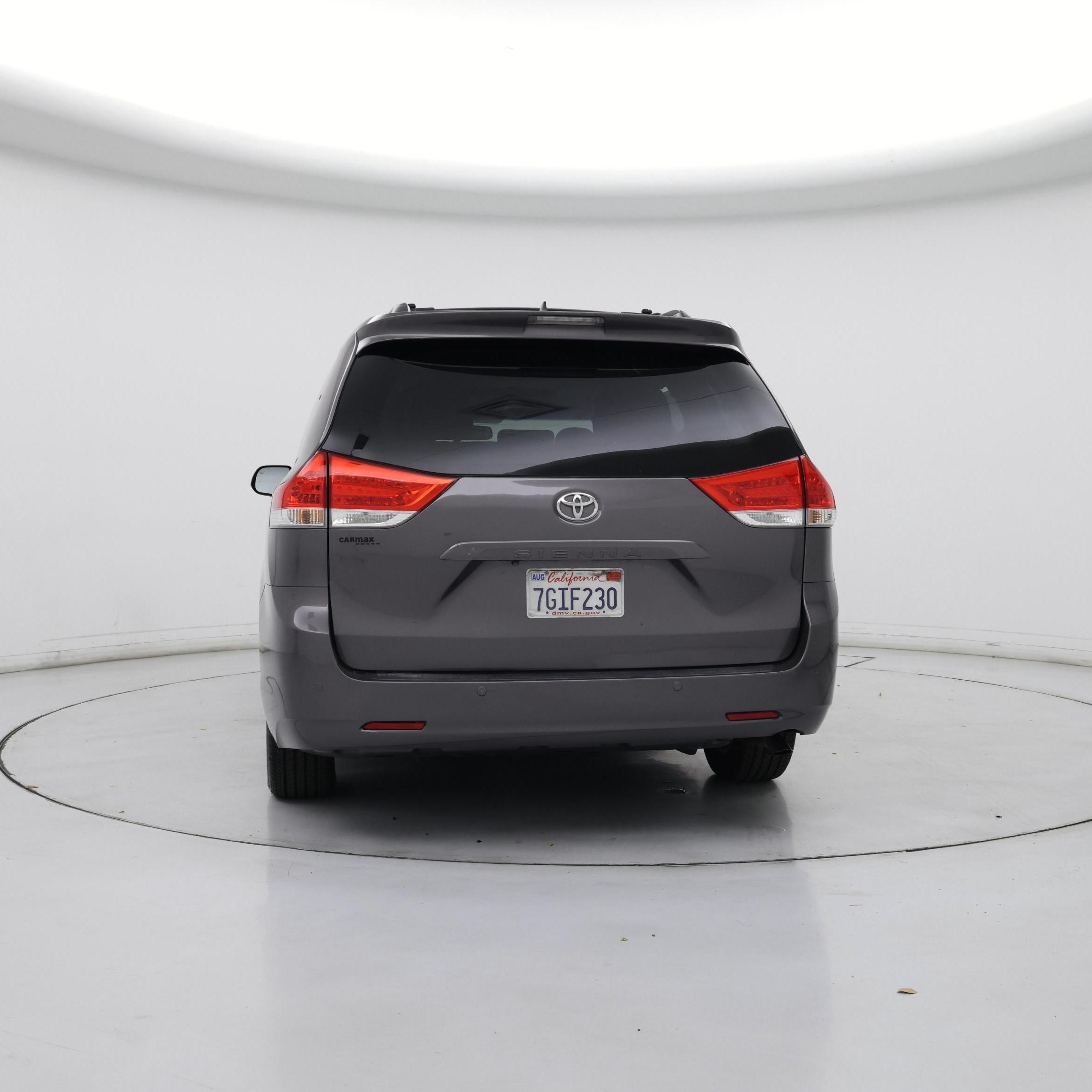 Thumbnail: 2014 Toyota Sienna - 6