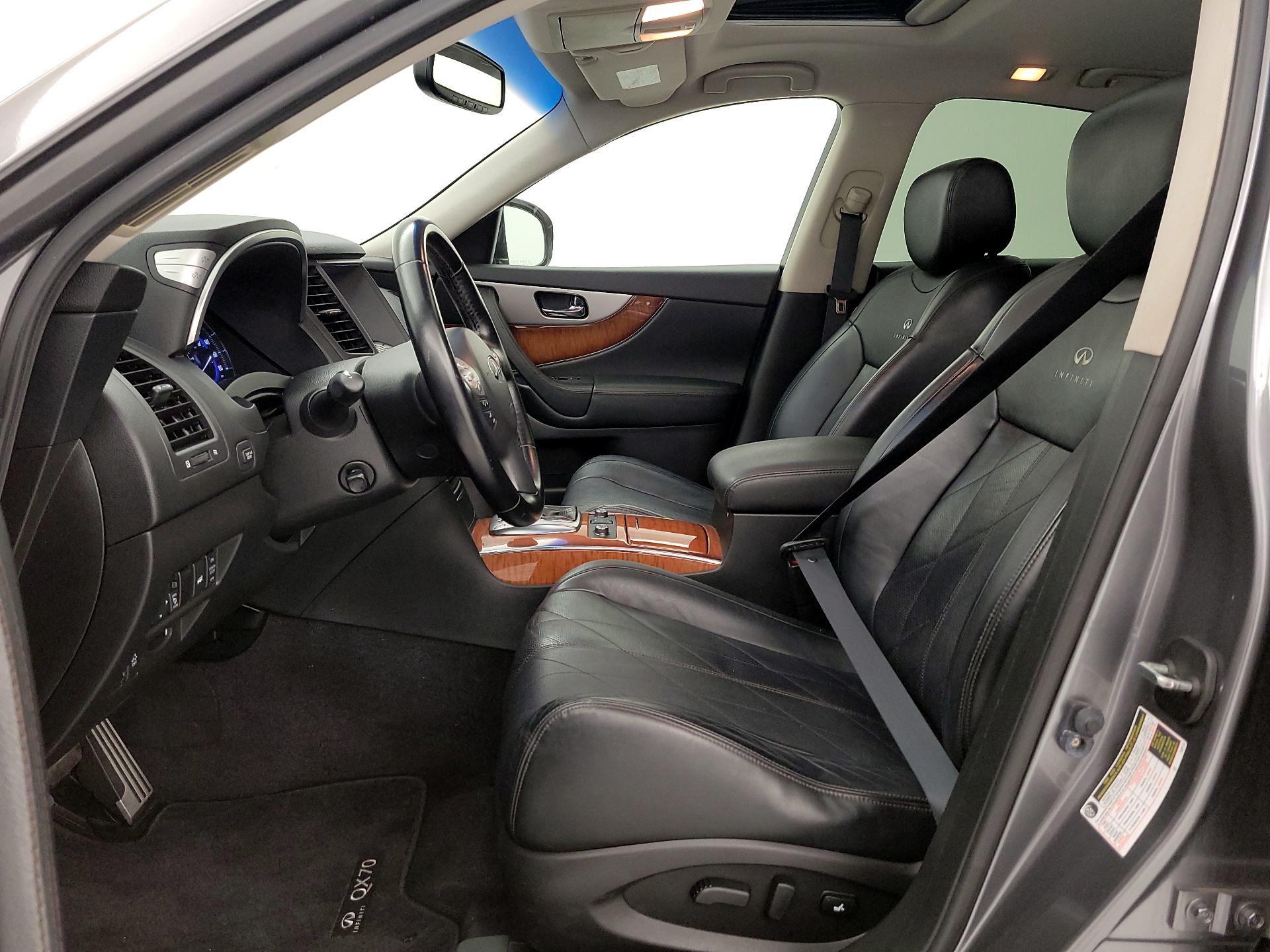 Thumbnail: 2014 INFINITI QX70 - 11