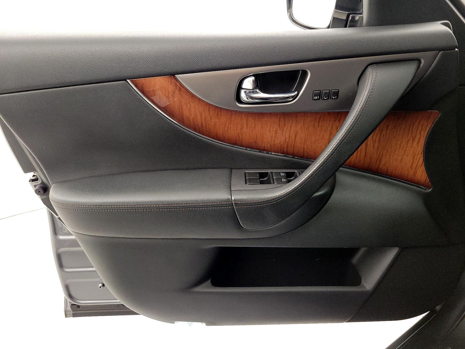 Thumbnail: 2014 INFINITI QX70 - 12