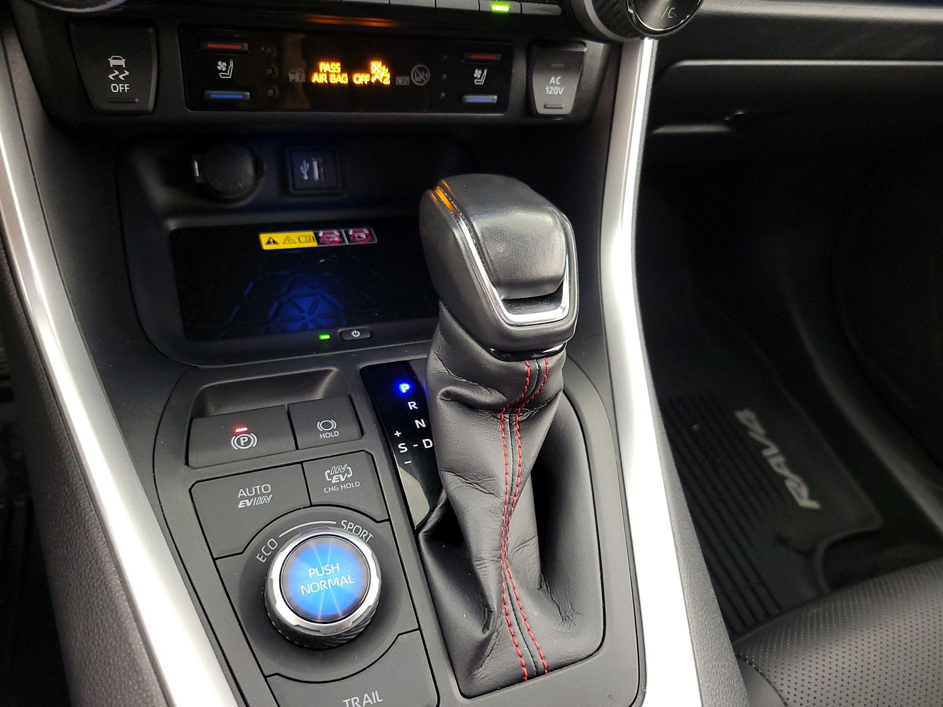 Thumbnail: 2024 Toyota RAV4 - 17