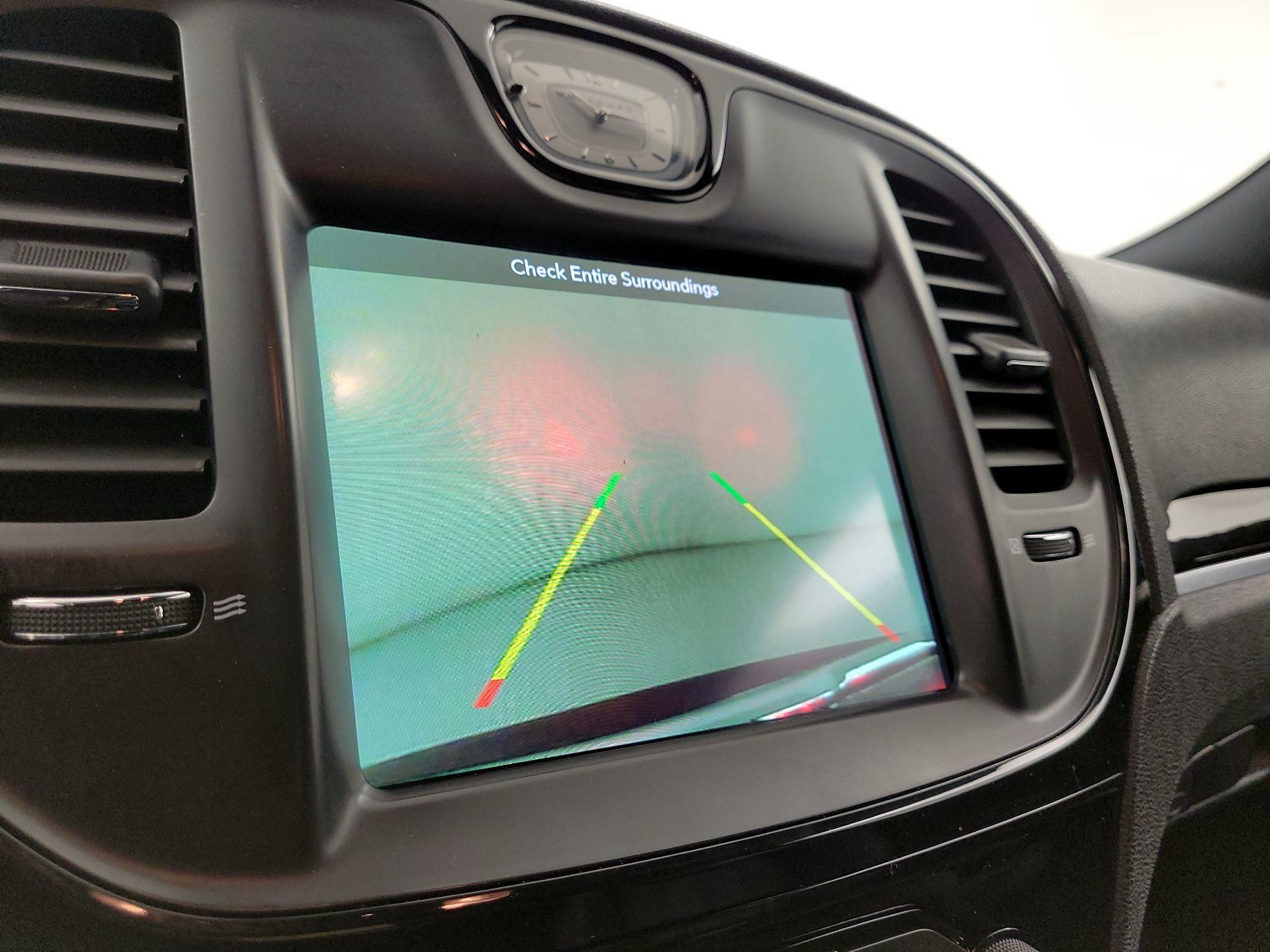 Thumbnail: 2019 Chrysler 300 - 14