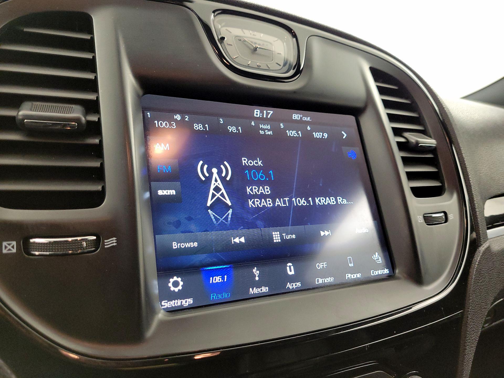 Thumbnail: 2019 Chrysler 300 - 15