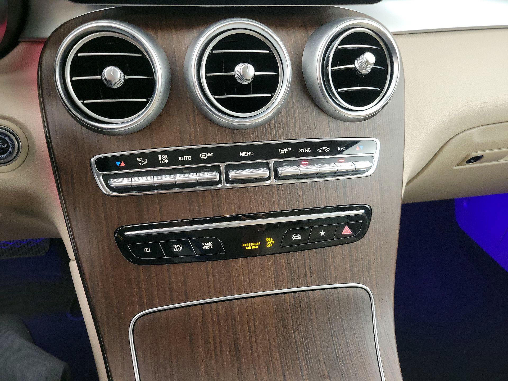 Thumbnail: 2022 Mercedes-Benz GLC - 16