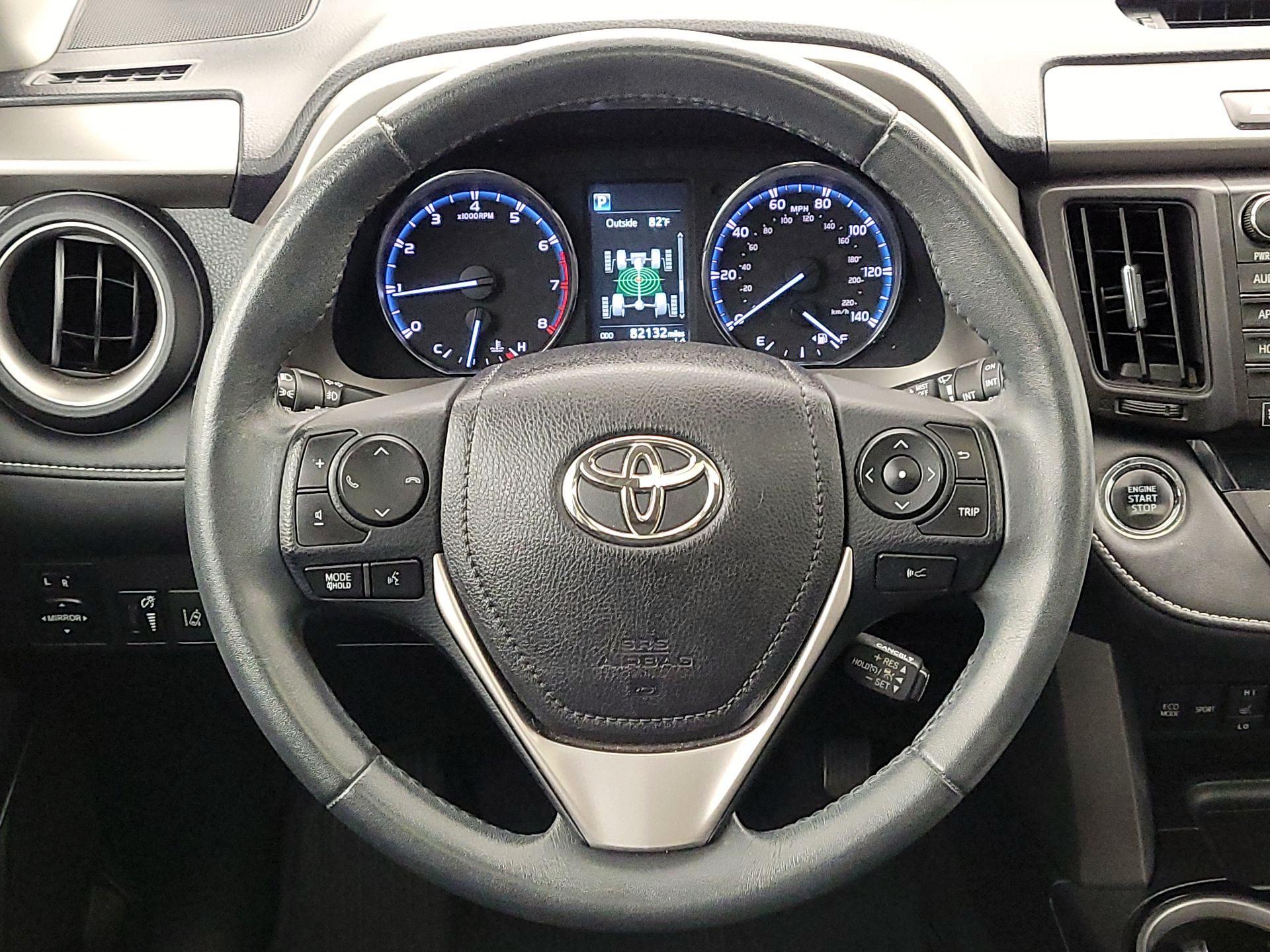 Thumbnail: 2017 Toyota RAV4 - 10