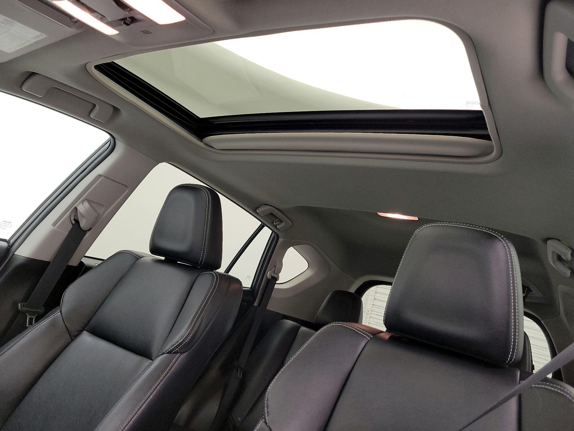 Thumbnail: 2017 Toyota RAV4 - 19