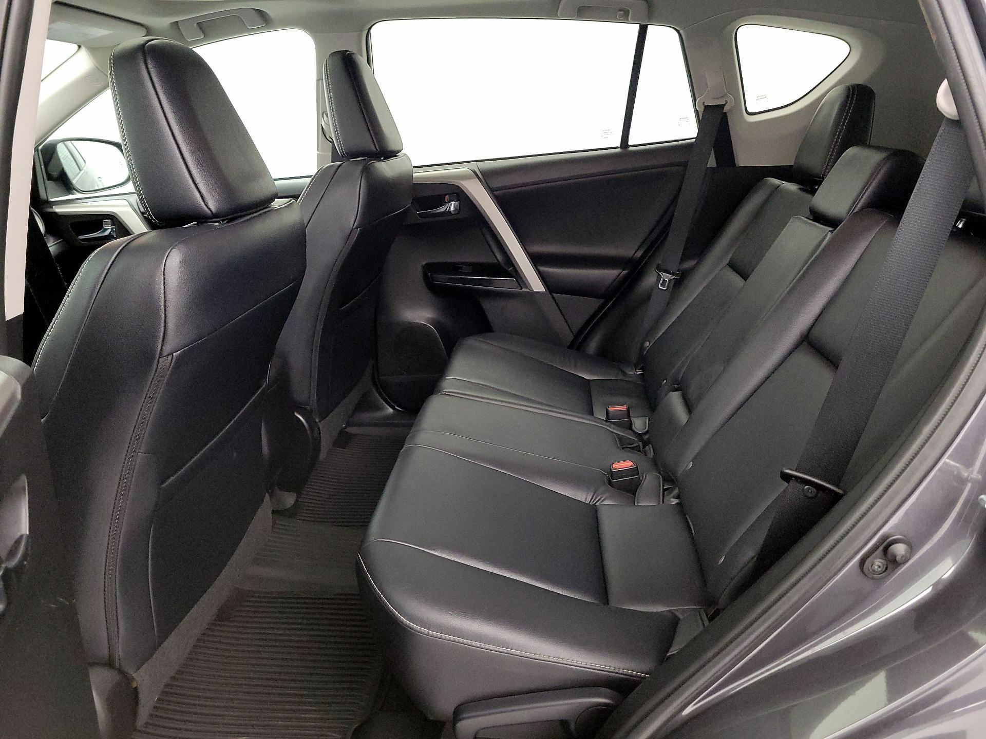 Thumbnail: 2017 Toyota RAV4 - 20