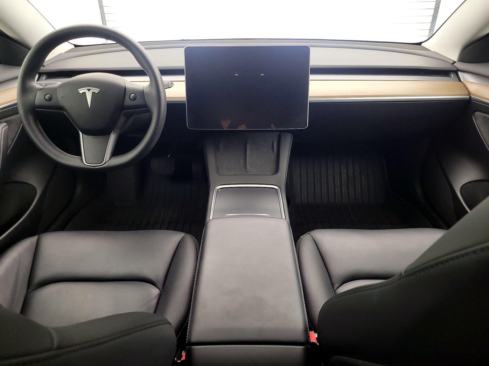 Thumbnail: 2023 Tesla Model 3 - 9