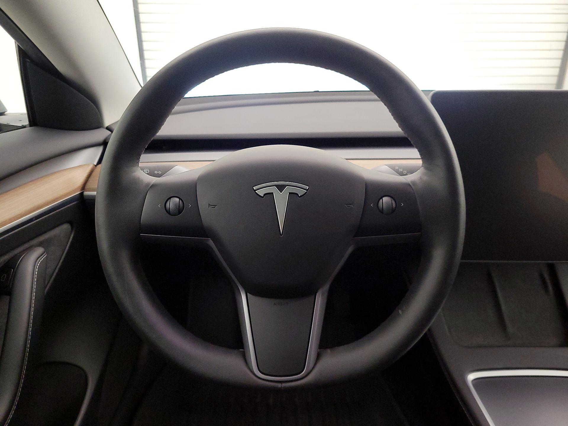 Thumbnail: 2023 Tesla Model 3 - 10