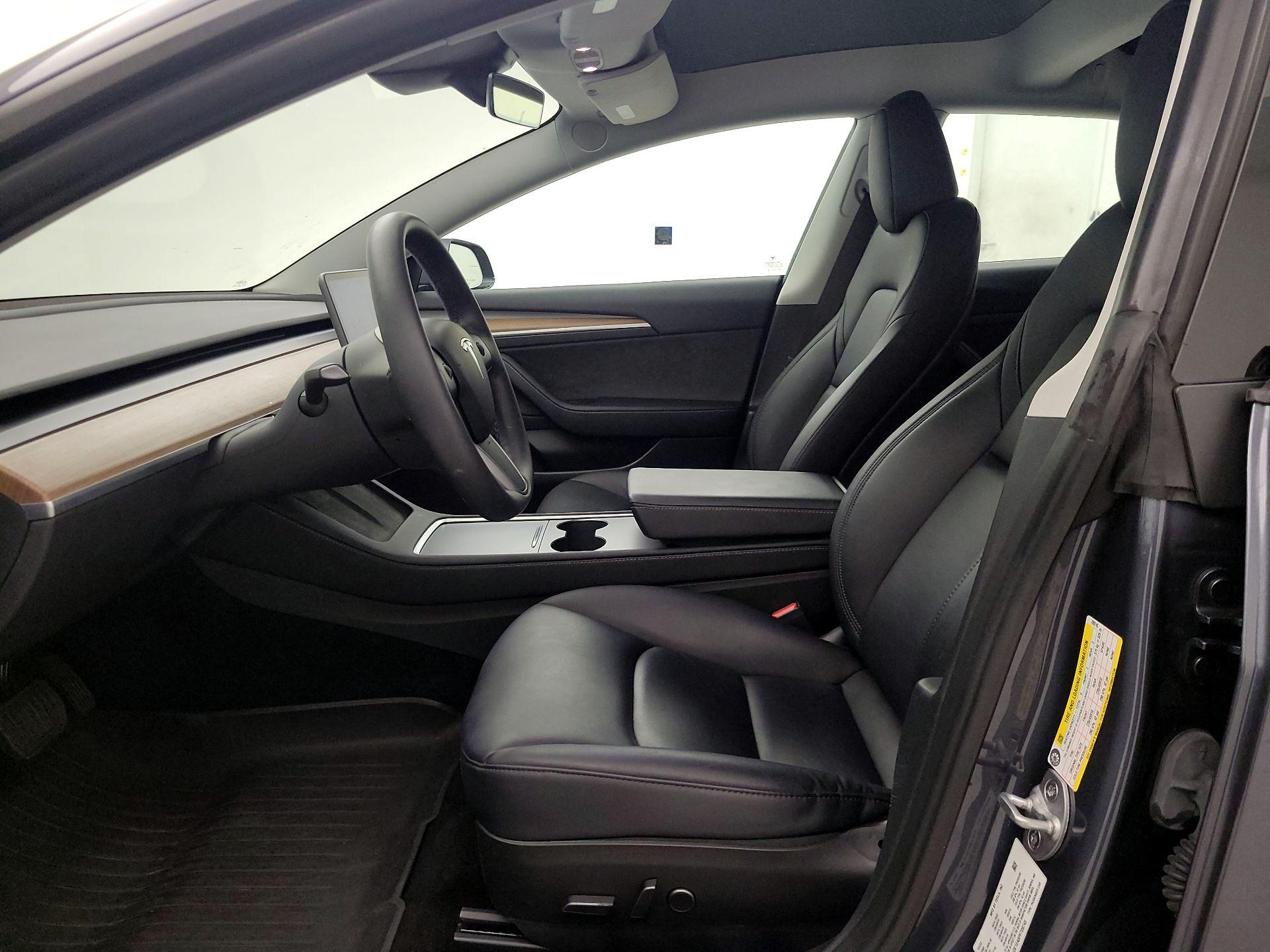 Thumbnail: 2023 Tesla Model 3 - 11