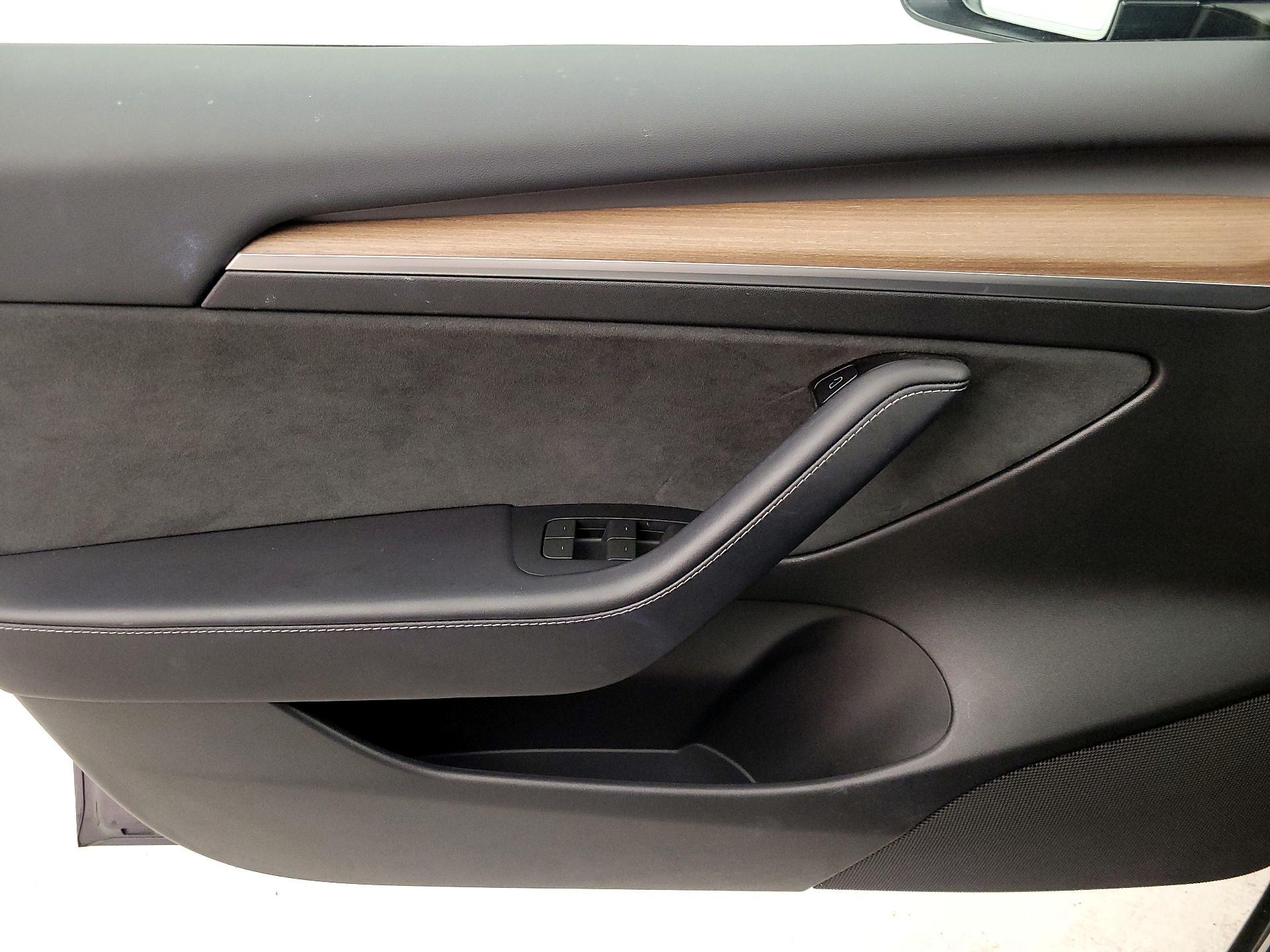 Thumbnail: 2023 Tesla Model 3 - 12