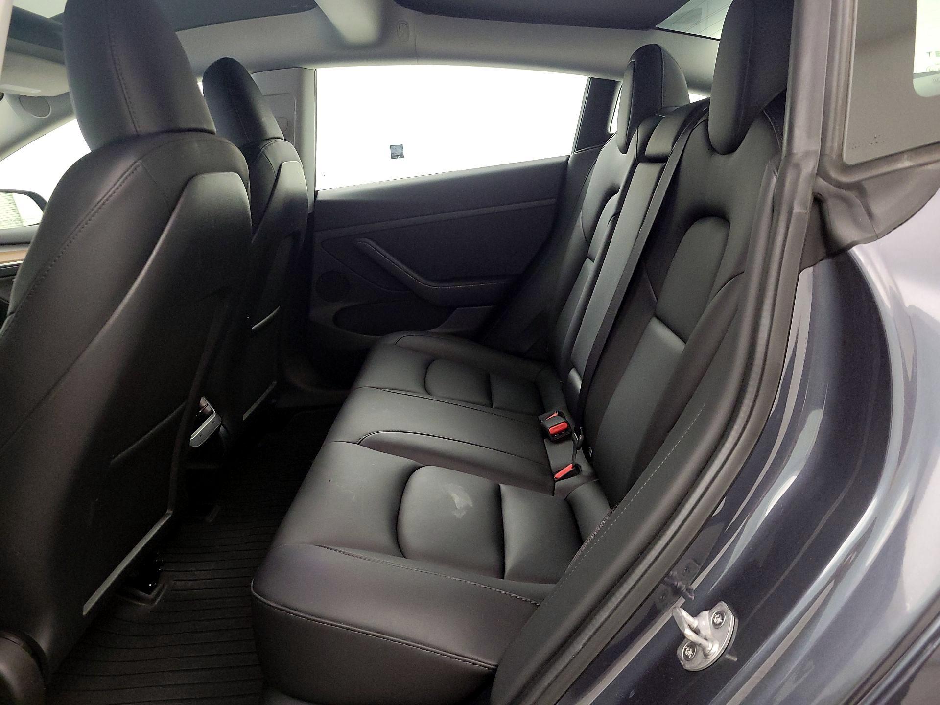 Thumbnail: 2023 Tesla Model 3 - 18