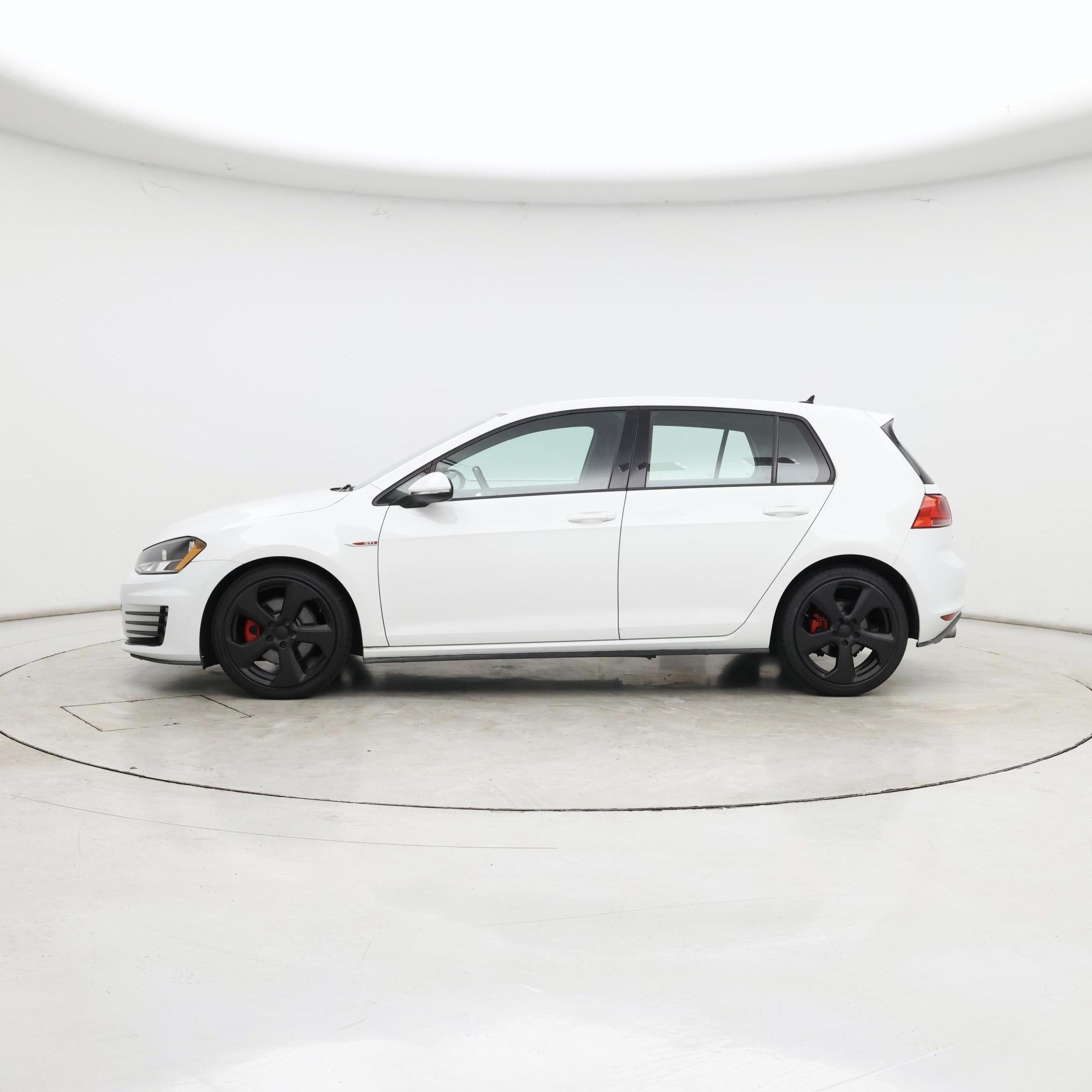 Thumbnail: 2015 Volkswagen Golf - 3
