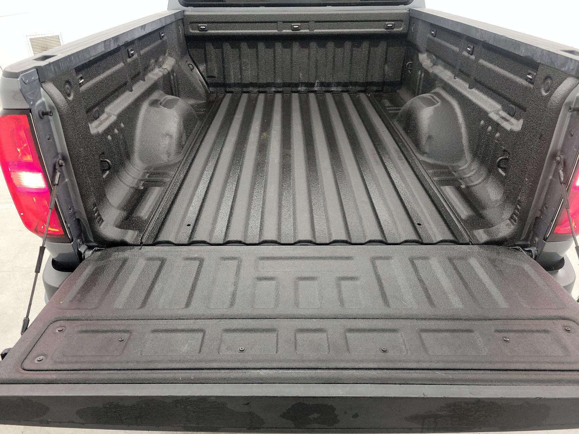 Thumbnail: 2018 Chevrolet Colorado - 19