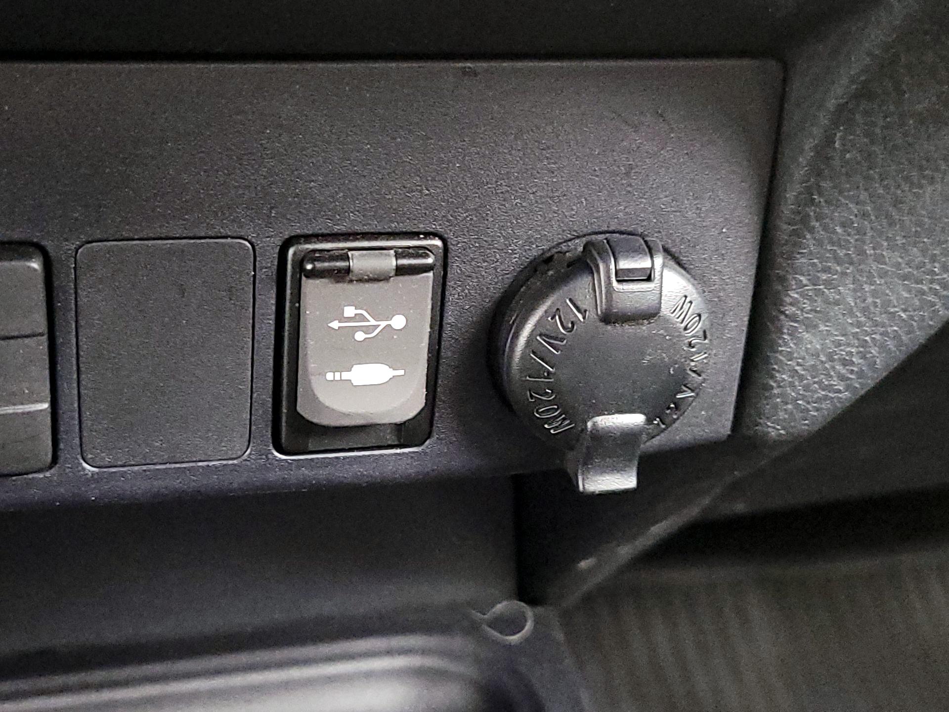 Thumbnail: 2017 Toyota RAV4 - 19