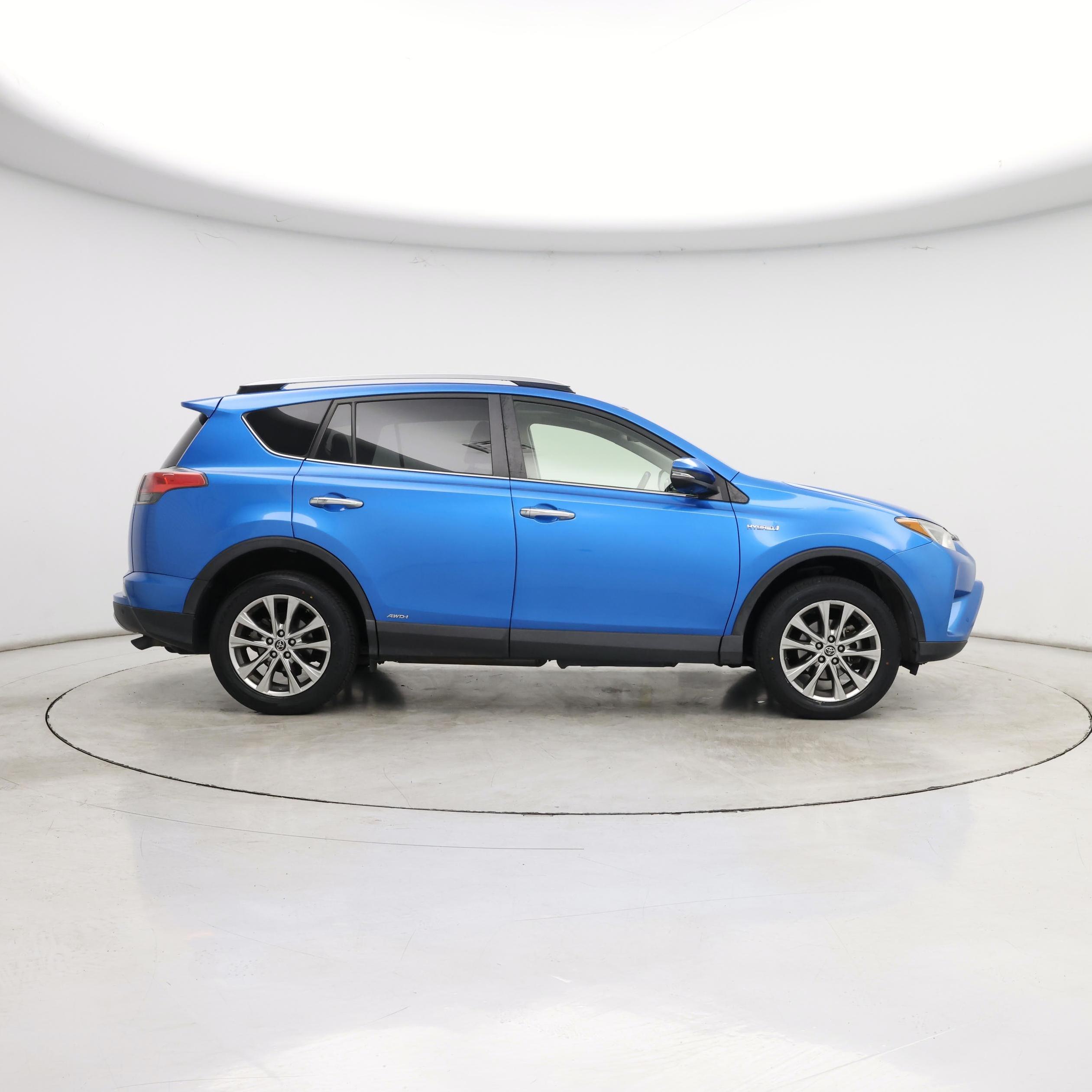 Thumbnail: 2017 Toyota RAV4 - 7