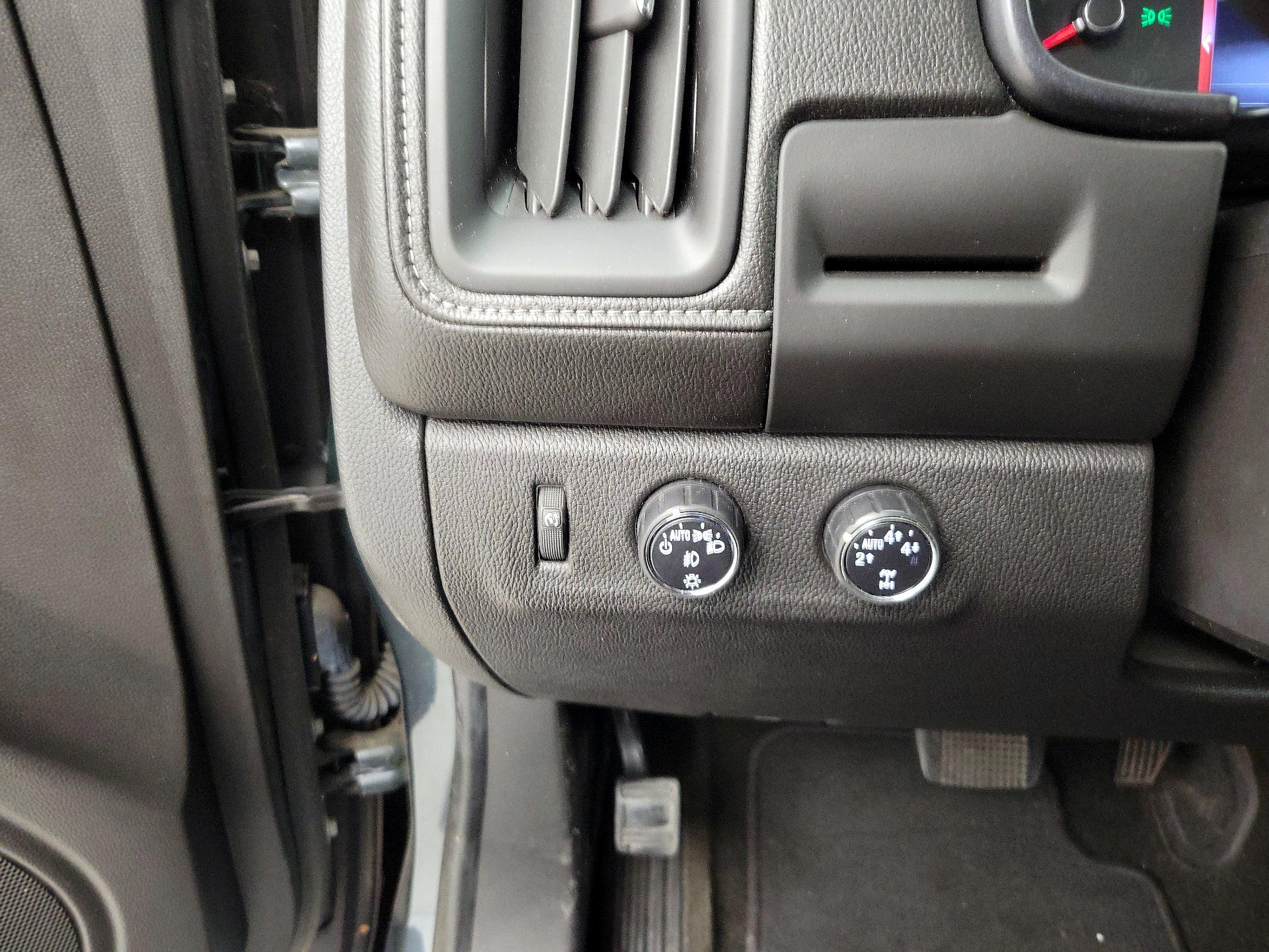 Thumbnail: 2015 GMC Canyon - 13