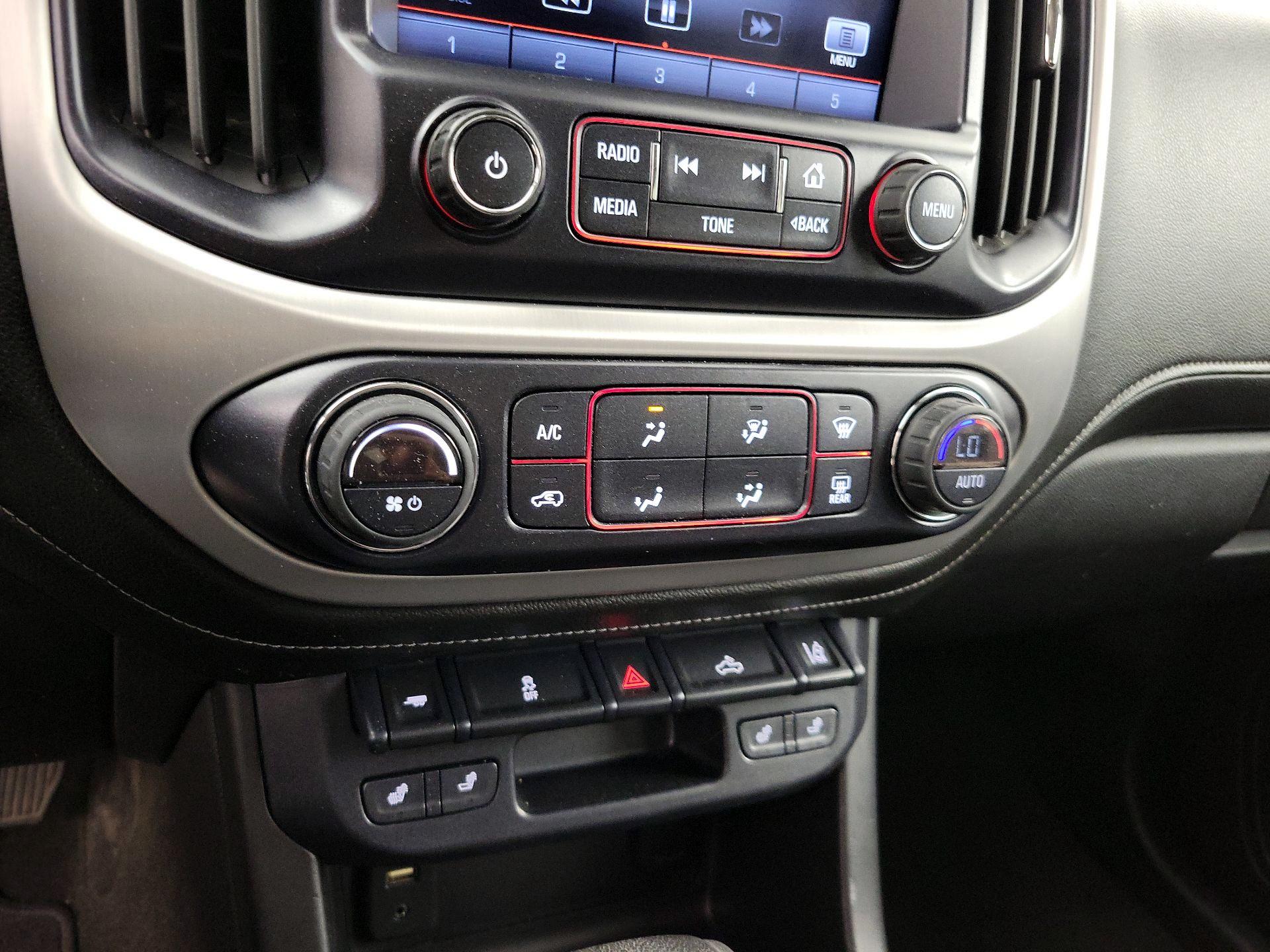 Thumbnail: 2015 GMC Canyon - 16