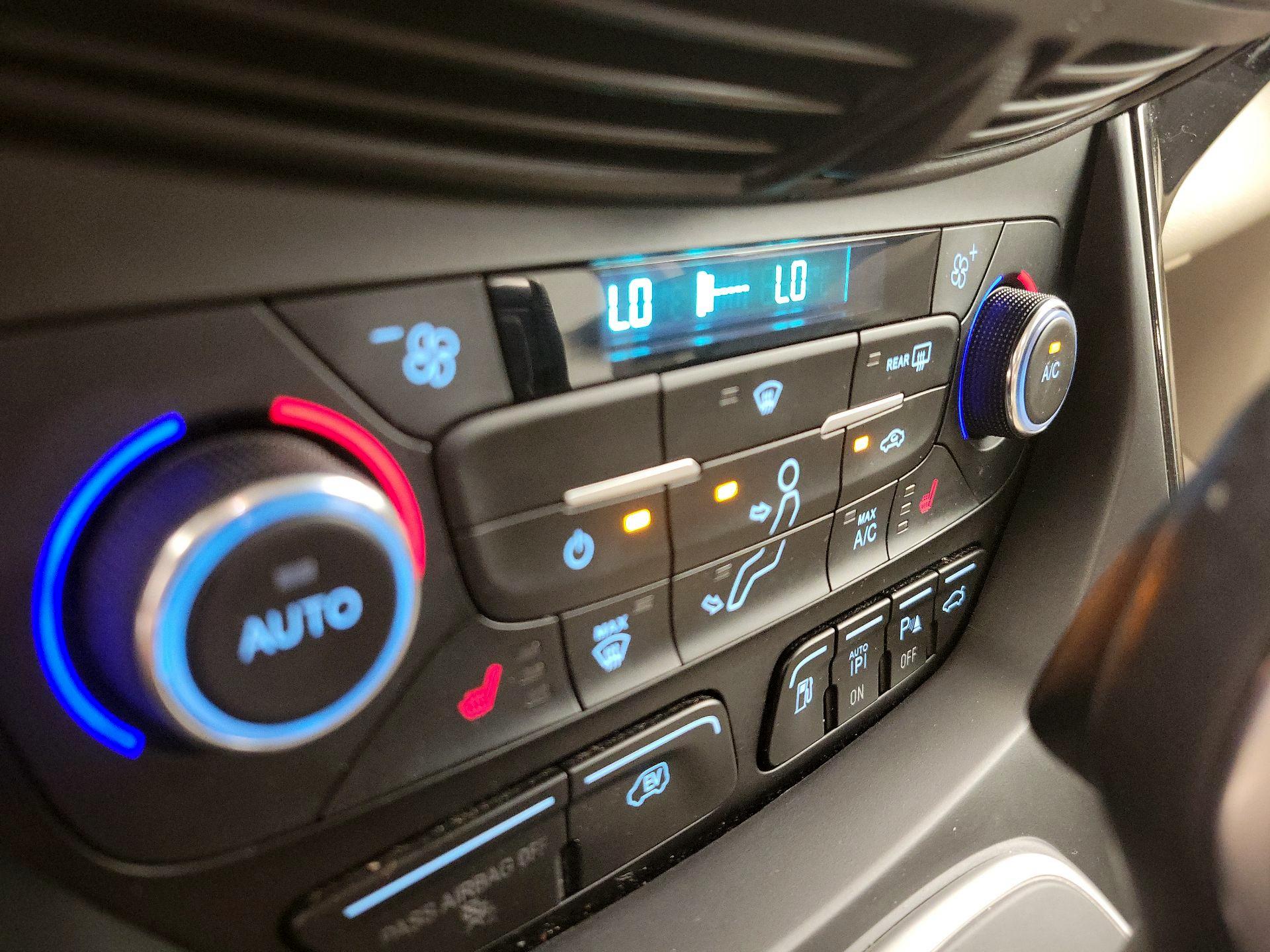 Thumbnail: 2017 Ford C-Max - 17