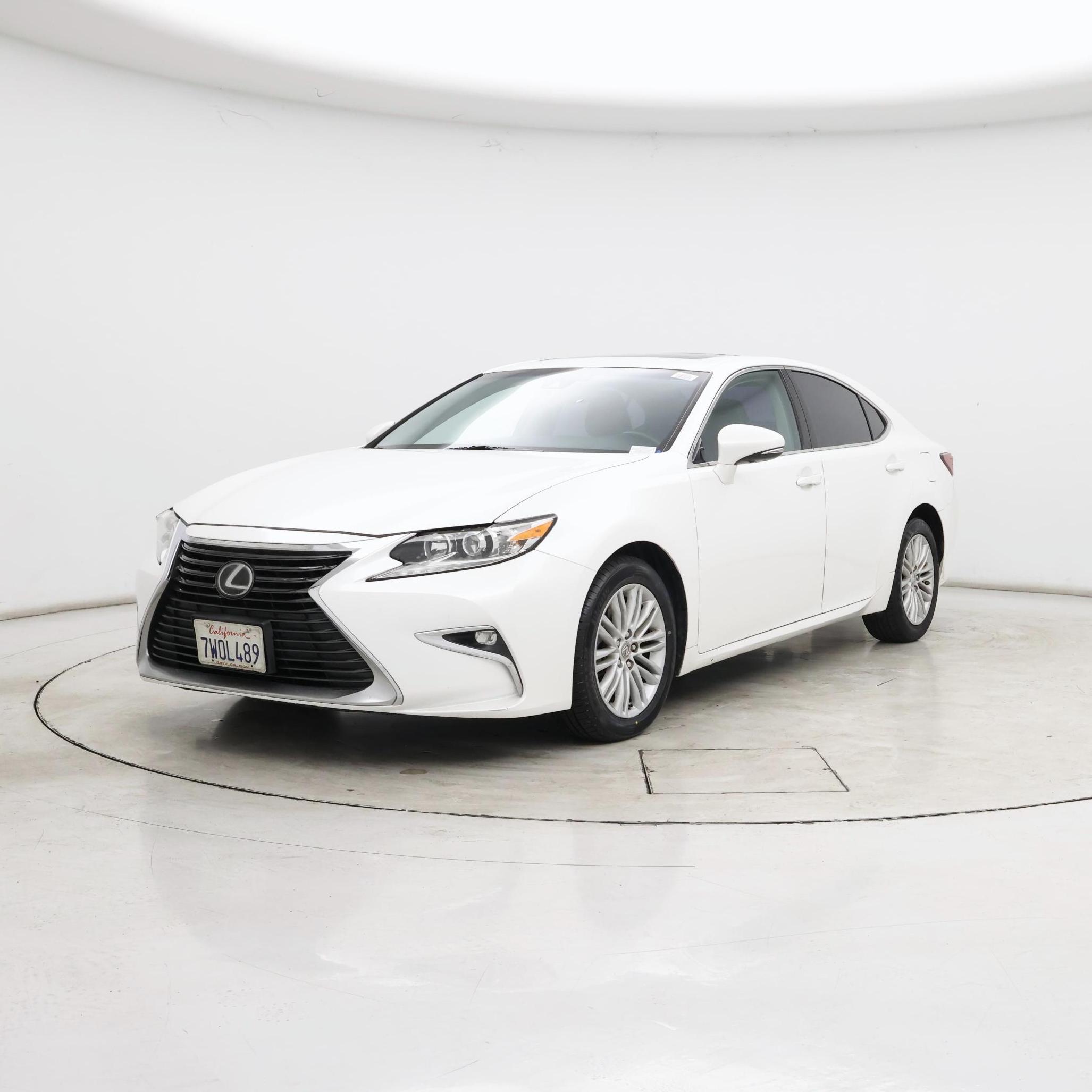 Thumbnail: 2017 Lexus ES - 4