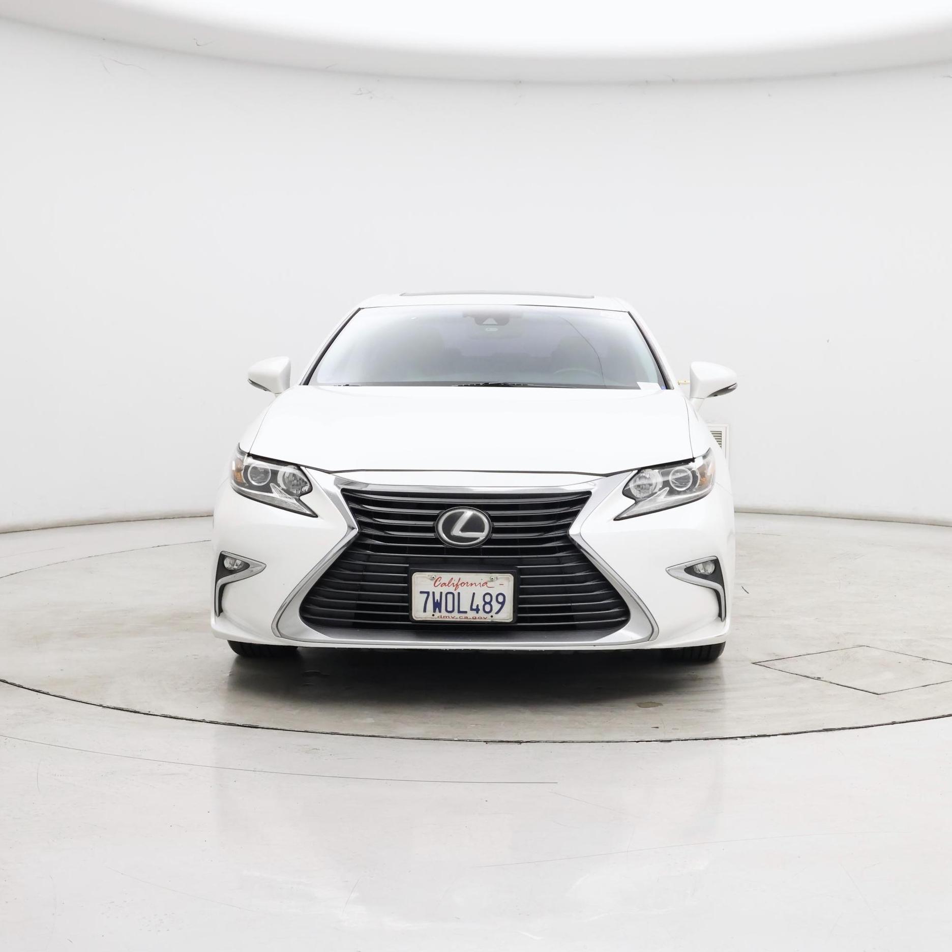 Thumbnail: 2017 Lexus ES - 5