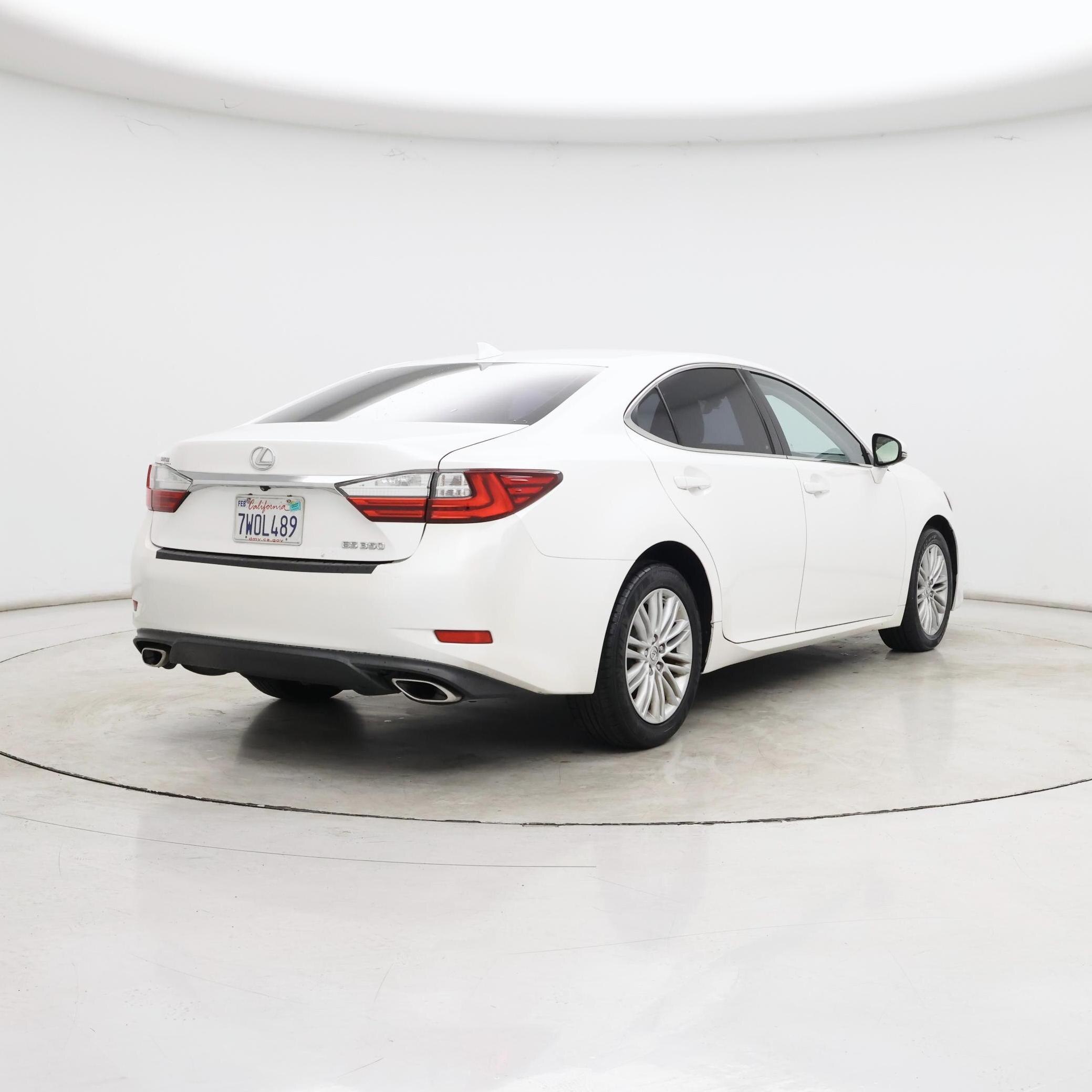 Thumbnail: 2017 Lexus ES - 8