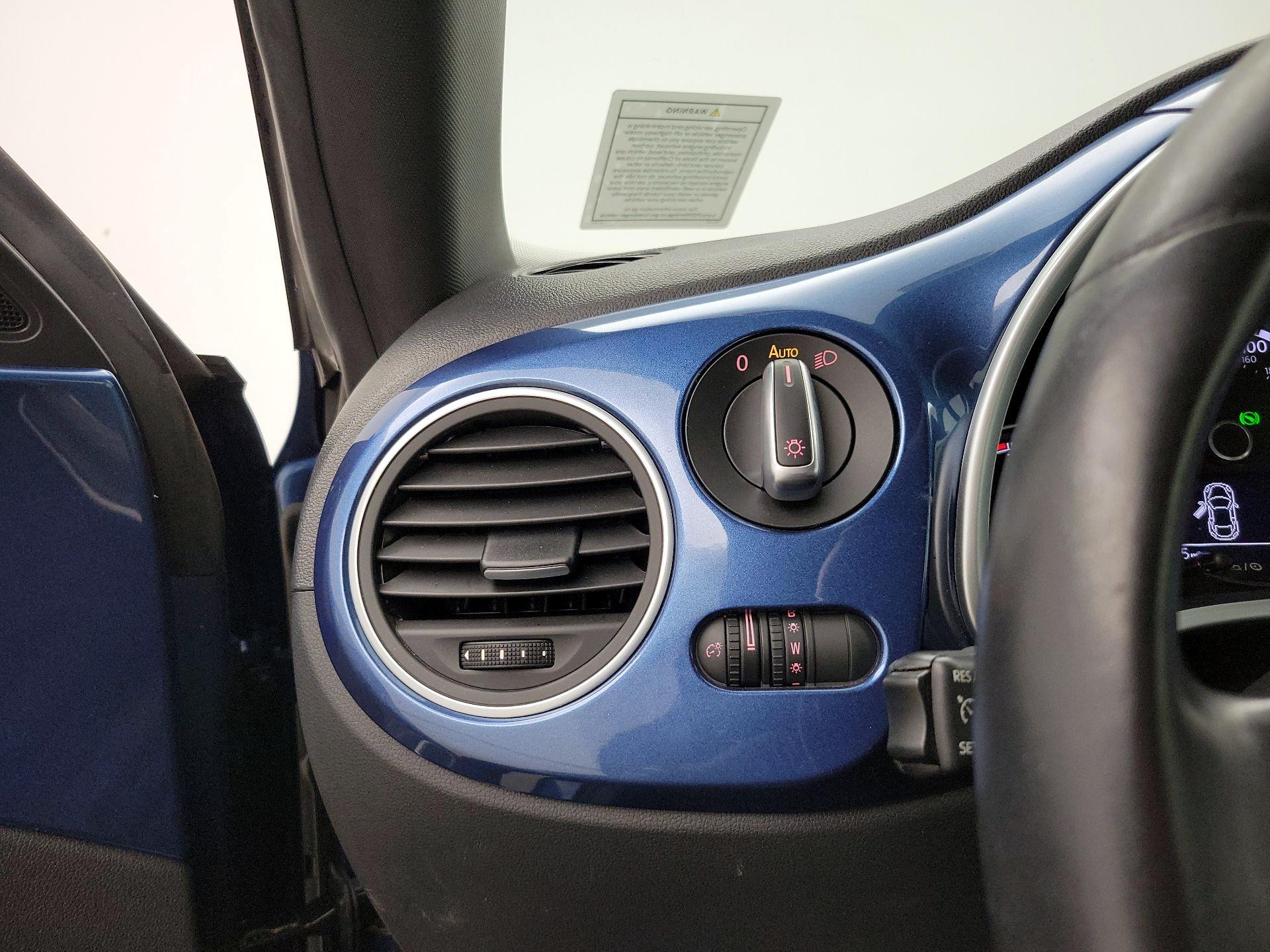 Thumbnail: 2016 Volkswagen Beetle - 13