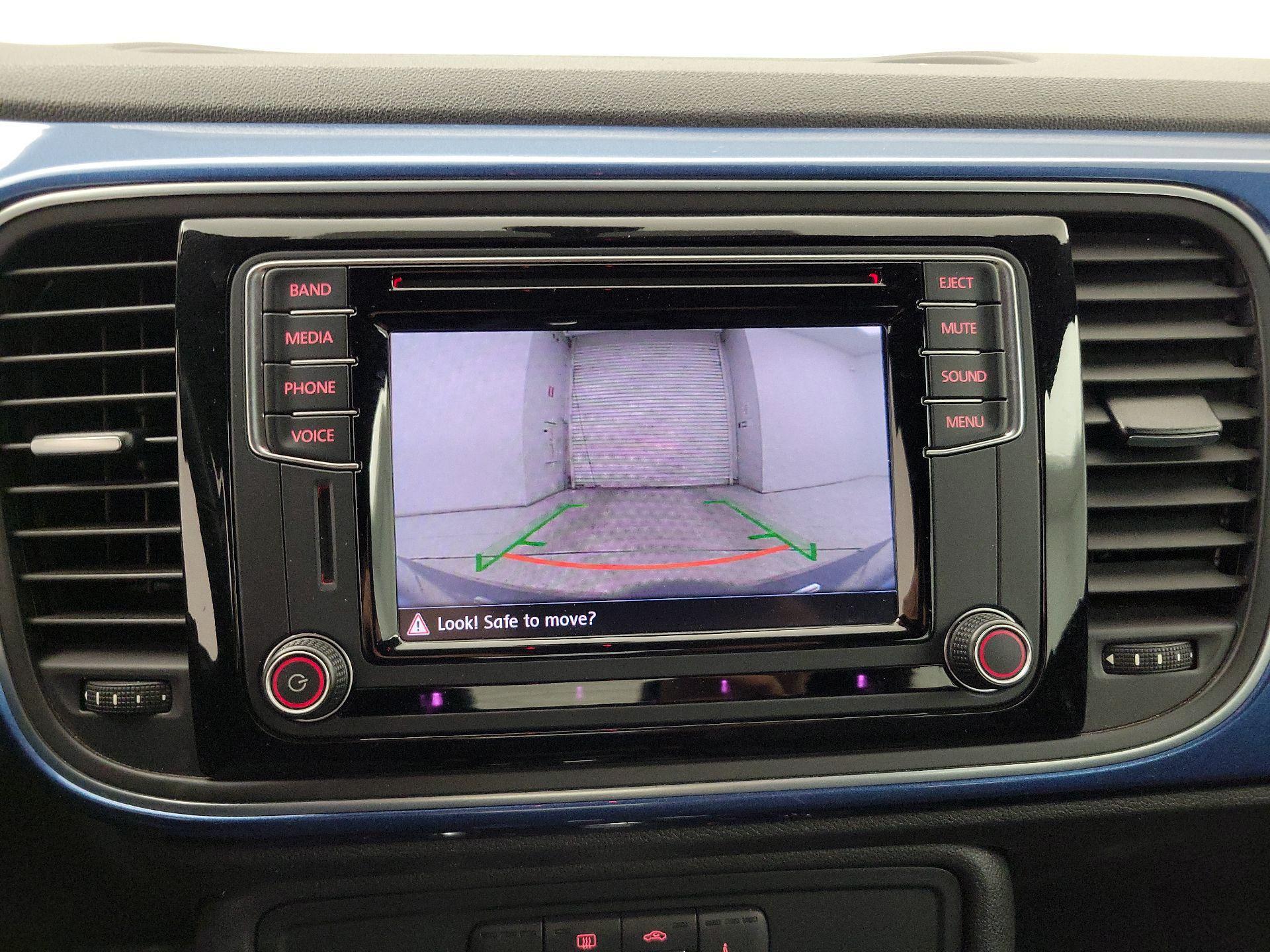 Thumbnail: 2016 Volkswagen Beetle - 14