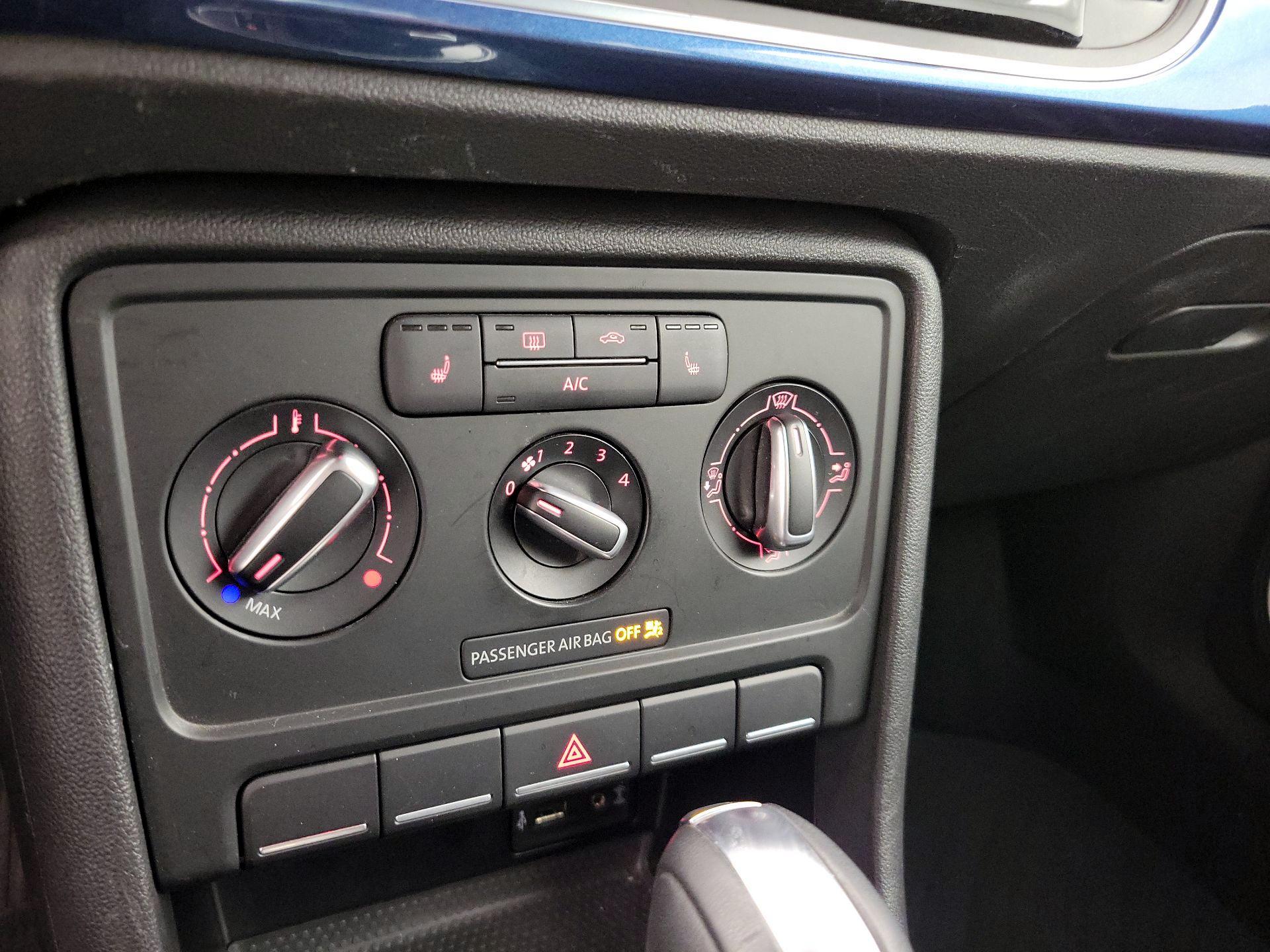 Thumbnail: 2016 Volkswagen Beetle - 16