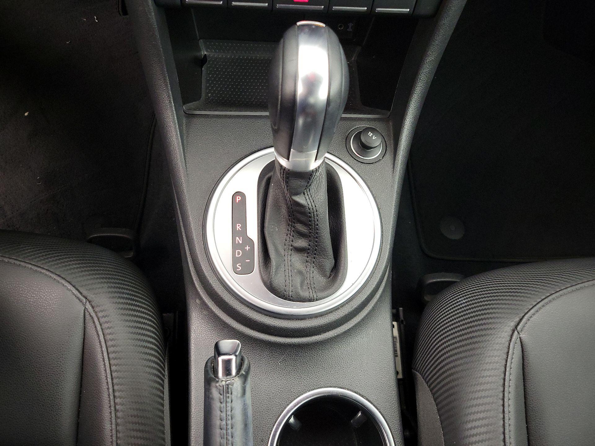 Thumbnail: 2016 Volkswagen Beetle - 17