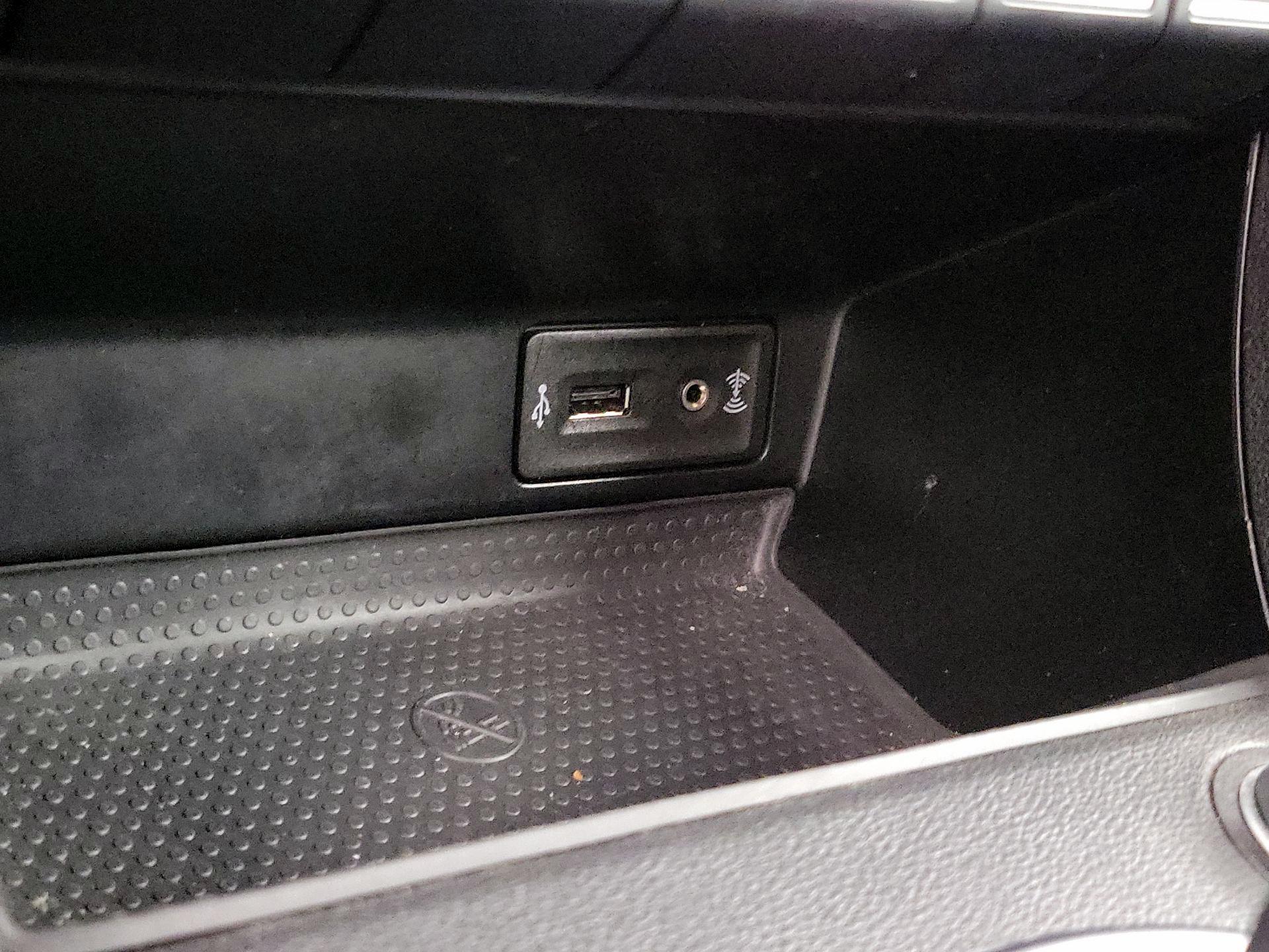 Thumbnail: 2016 Volkswagen Beetle - 18