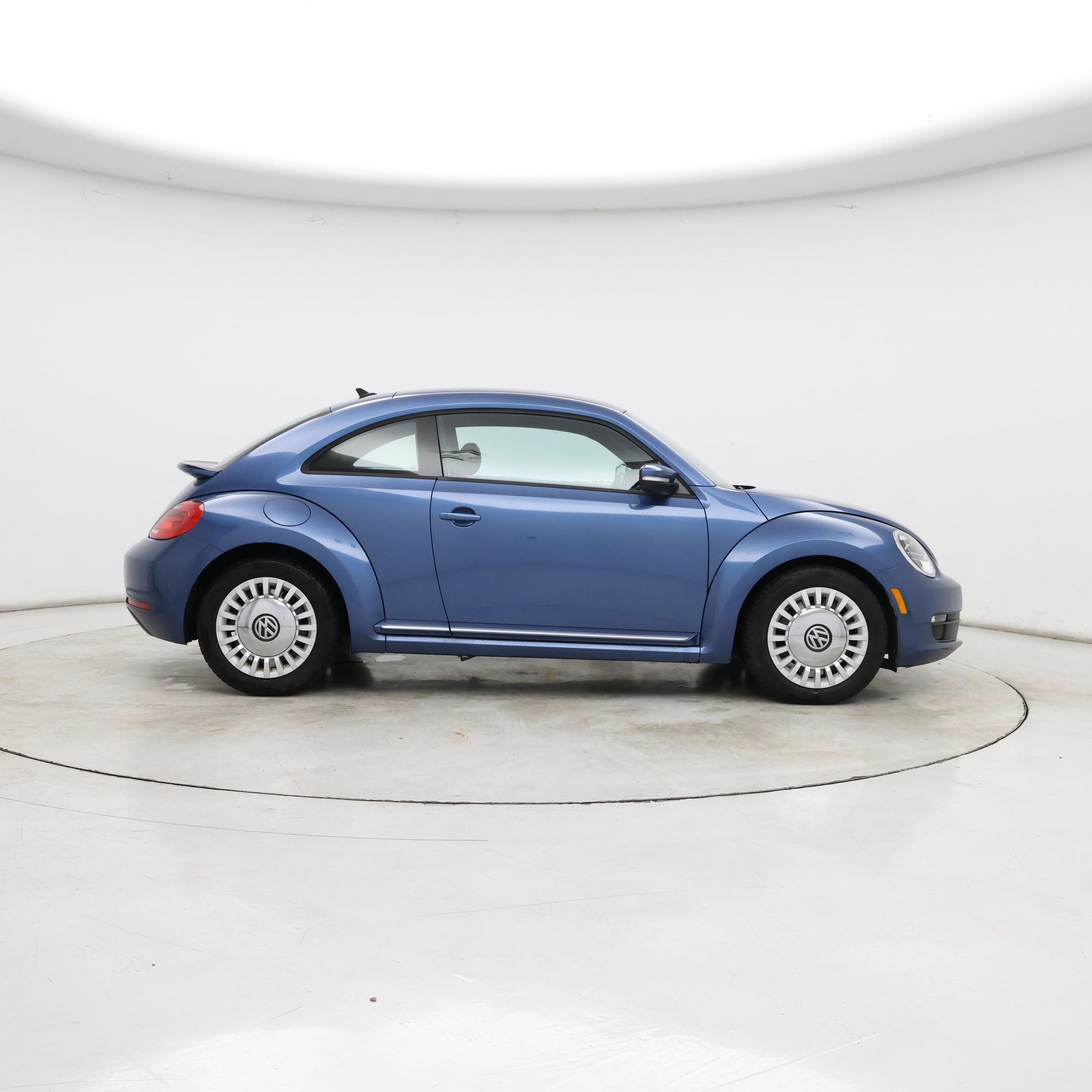 Thumbnail: 2016 Volkswagen Beetle - 7