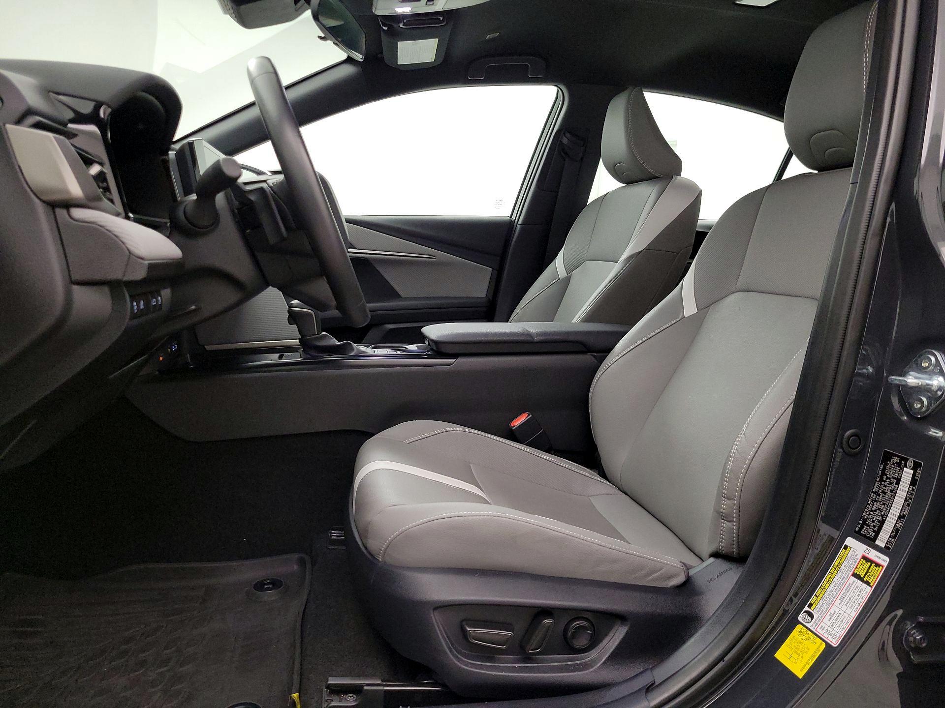 Thumbnail: 2025 Toyota Camry - 11