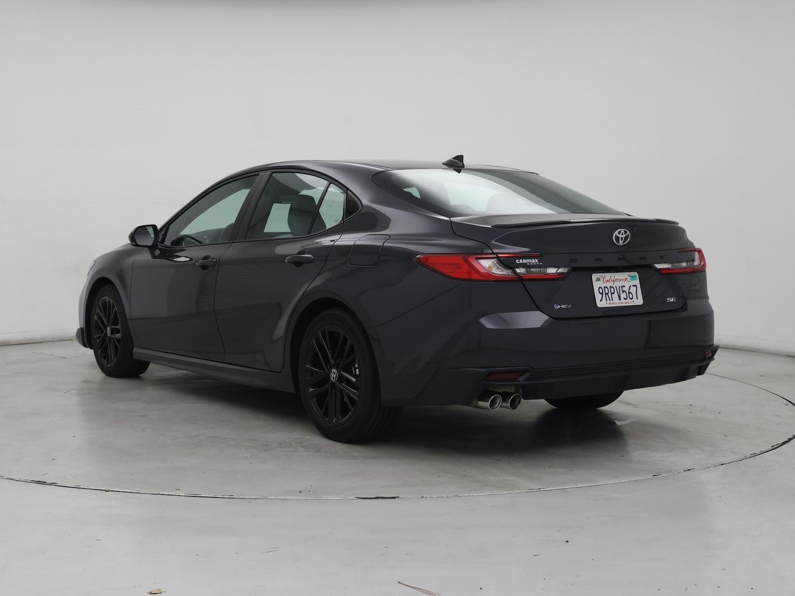 2025 Toyota Camry SE - Photo 3