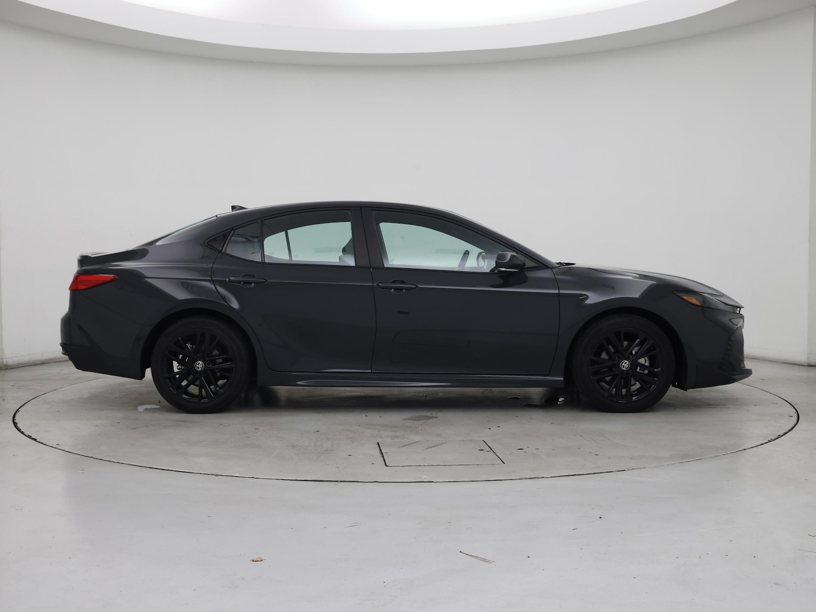 2025 Toyota Camry SE - Photo 8