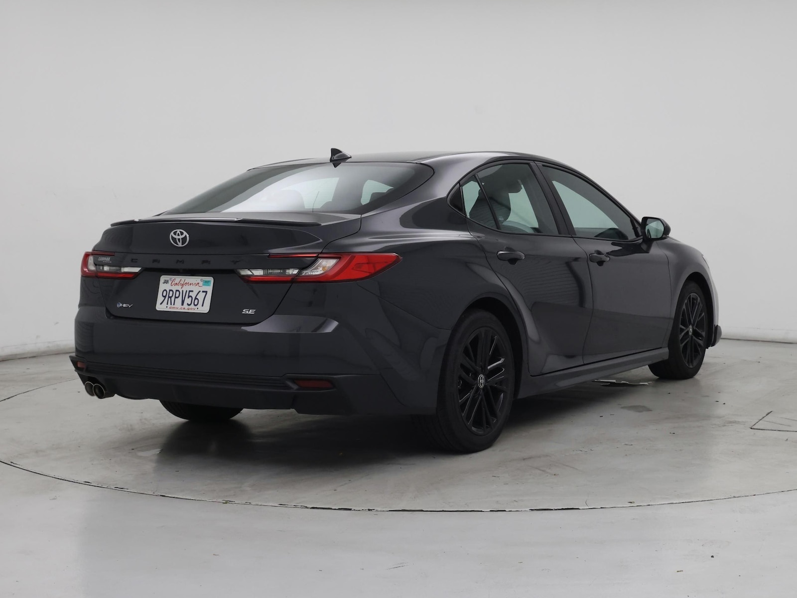 2025 Toyota Camry SE - Photo 9