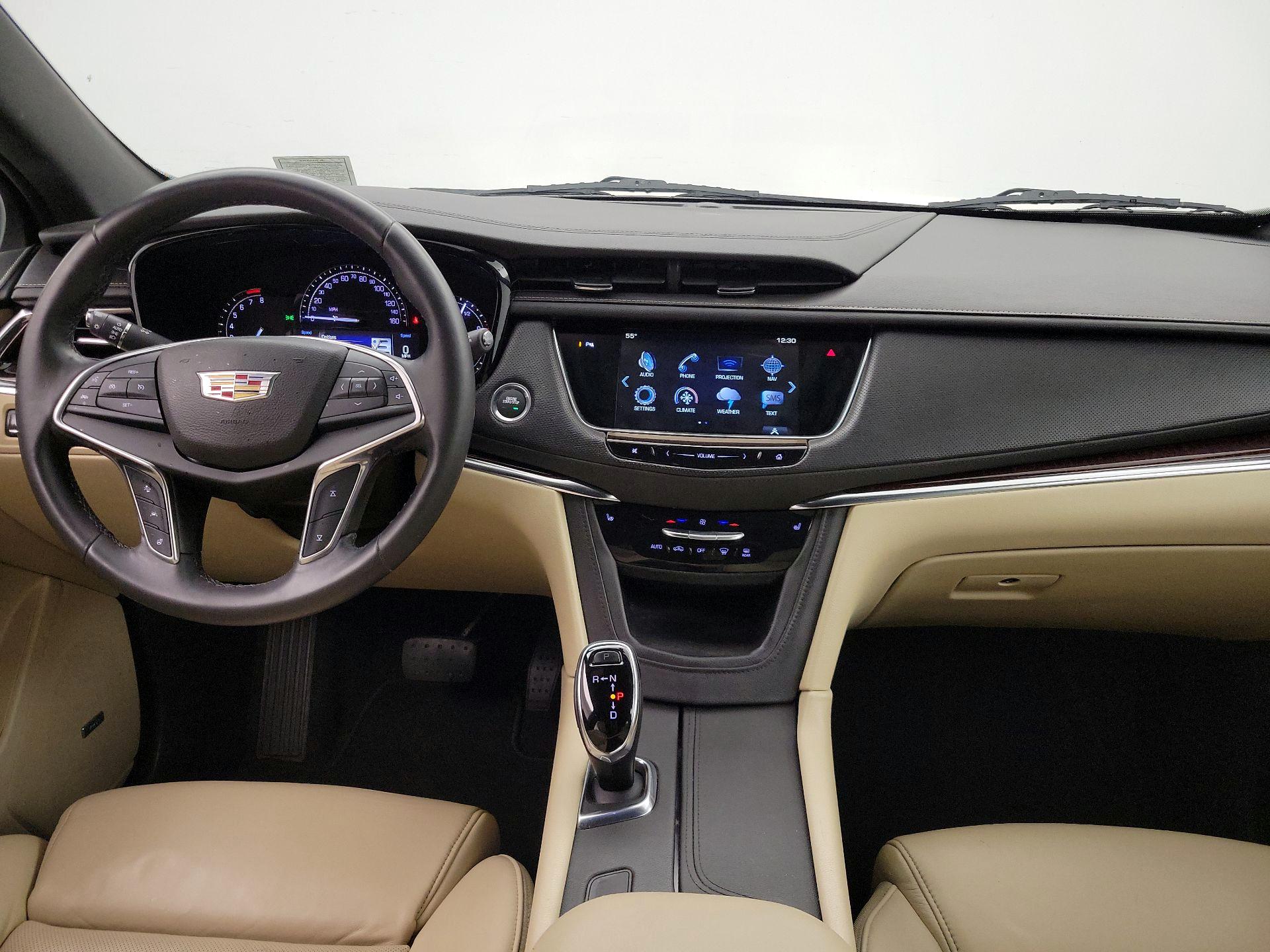 Thumbnail: 2017 Cadillac XT5 - 9