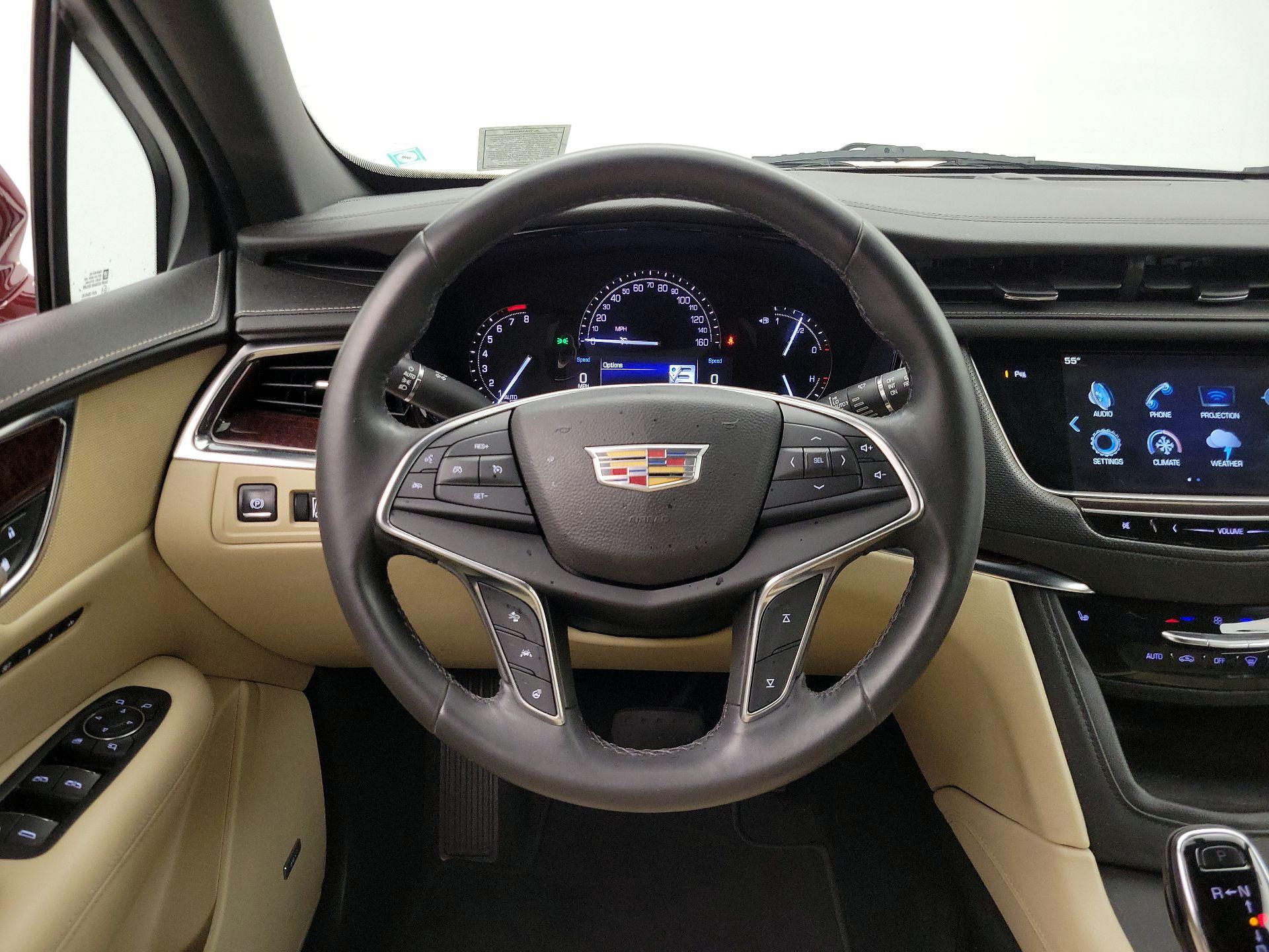 Thumbnail: 2017 Cadillac XT5 - 10