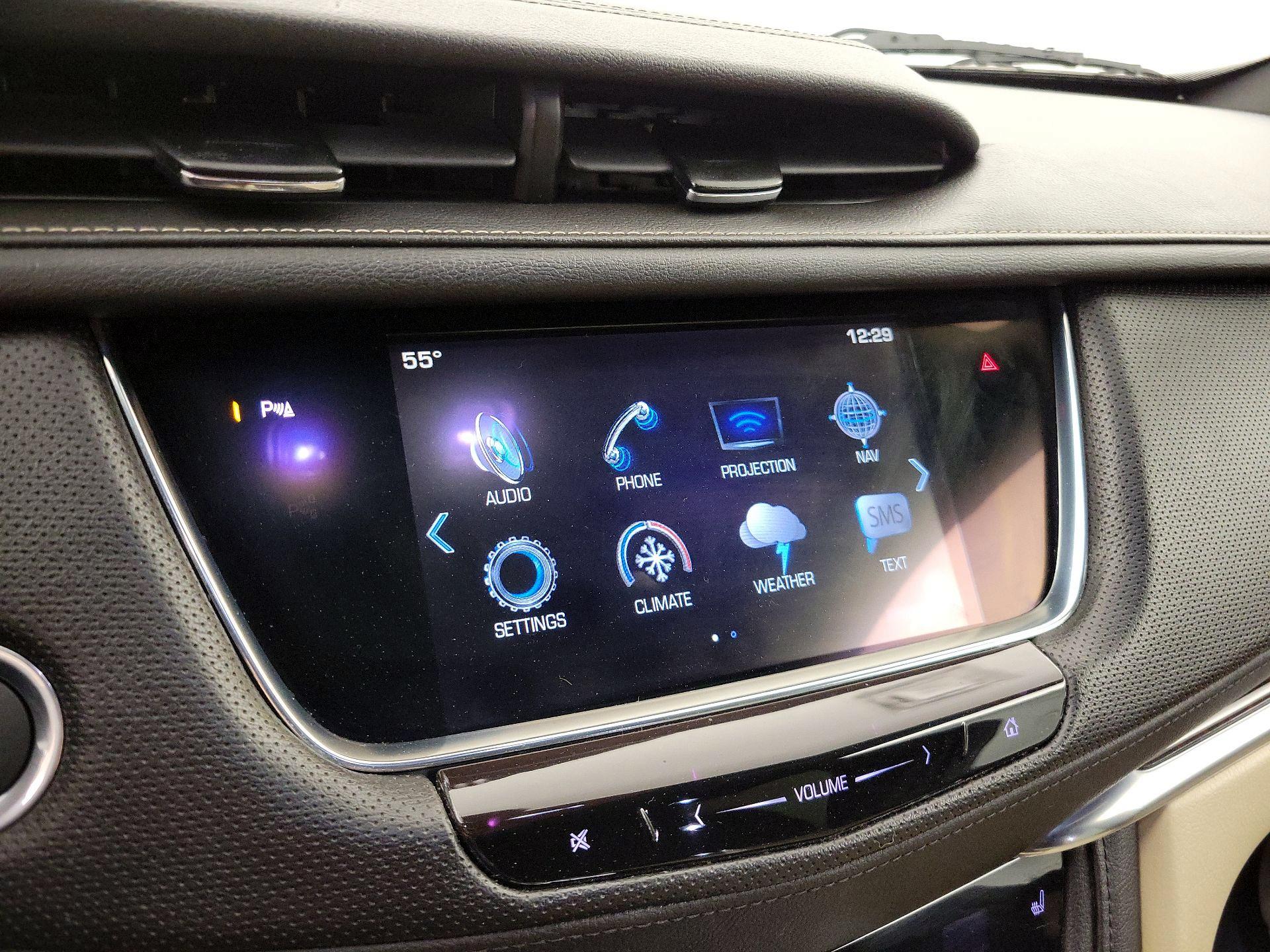 Thumbnail: 2017 Cadillac XT5 - 16
