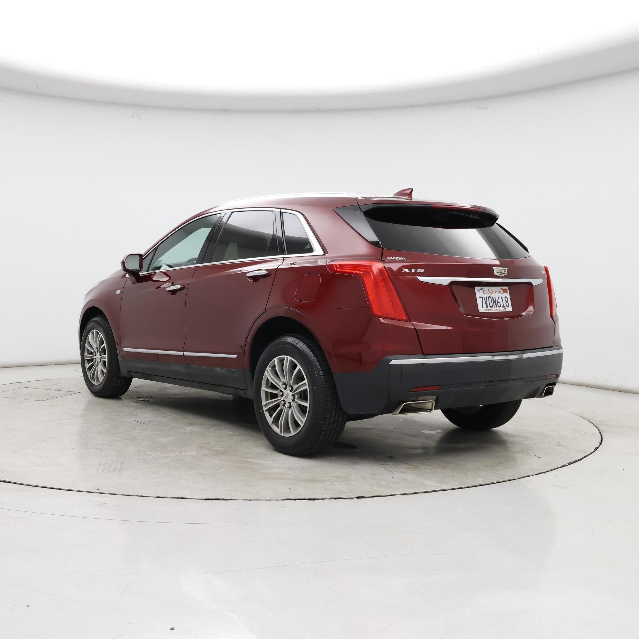 Thumbnail: 2017 Cadillac XT5 - 2