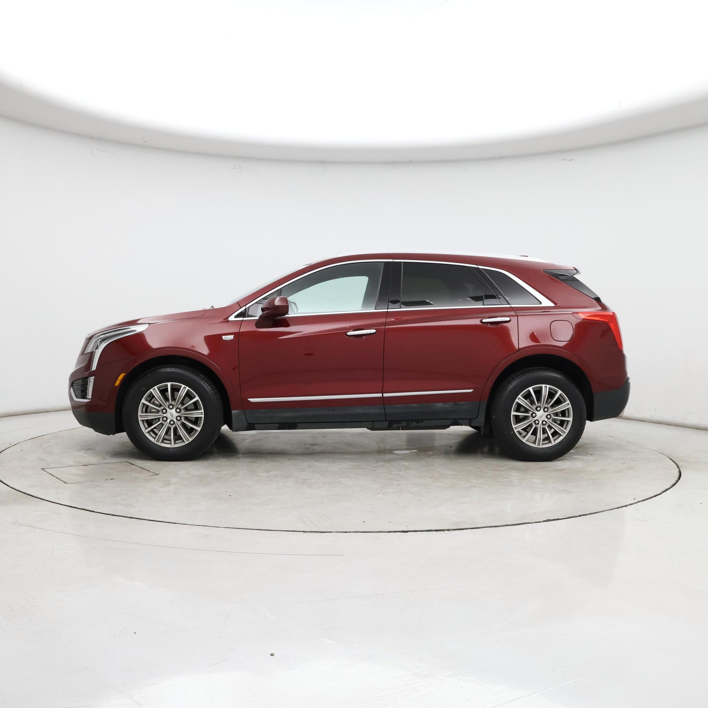 Thumbnail: 2017 Cadillac XT5 - 3