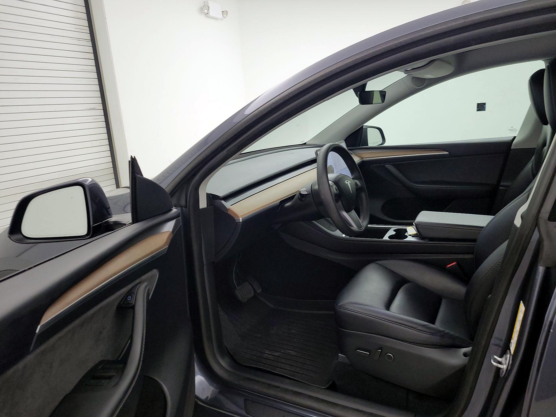 Thumbnail: 2023 Tesla Model Y - 11